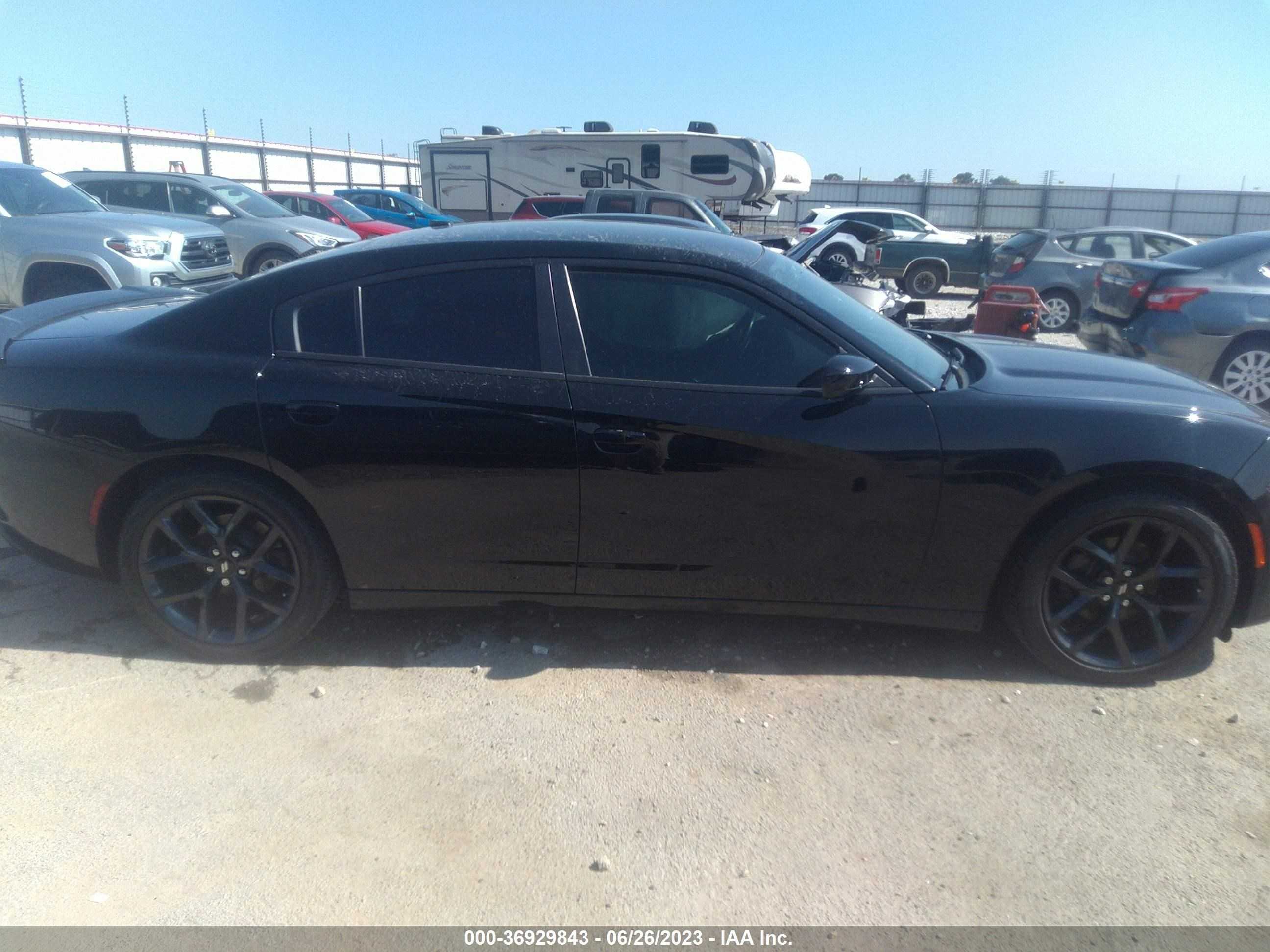 Photo 12 VIN: 2C3CDXBG7KH692877 - DODGE CHARGER 