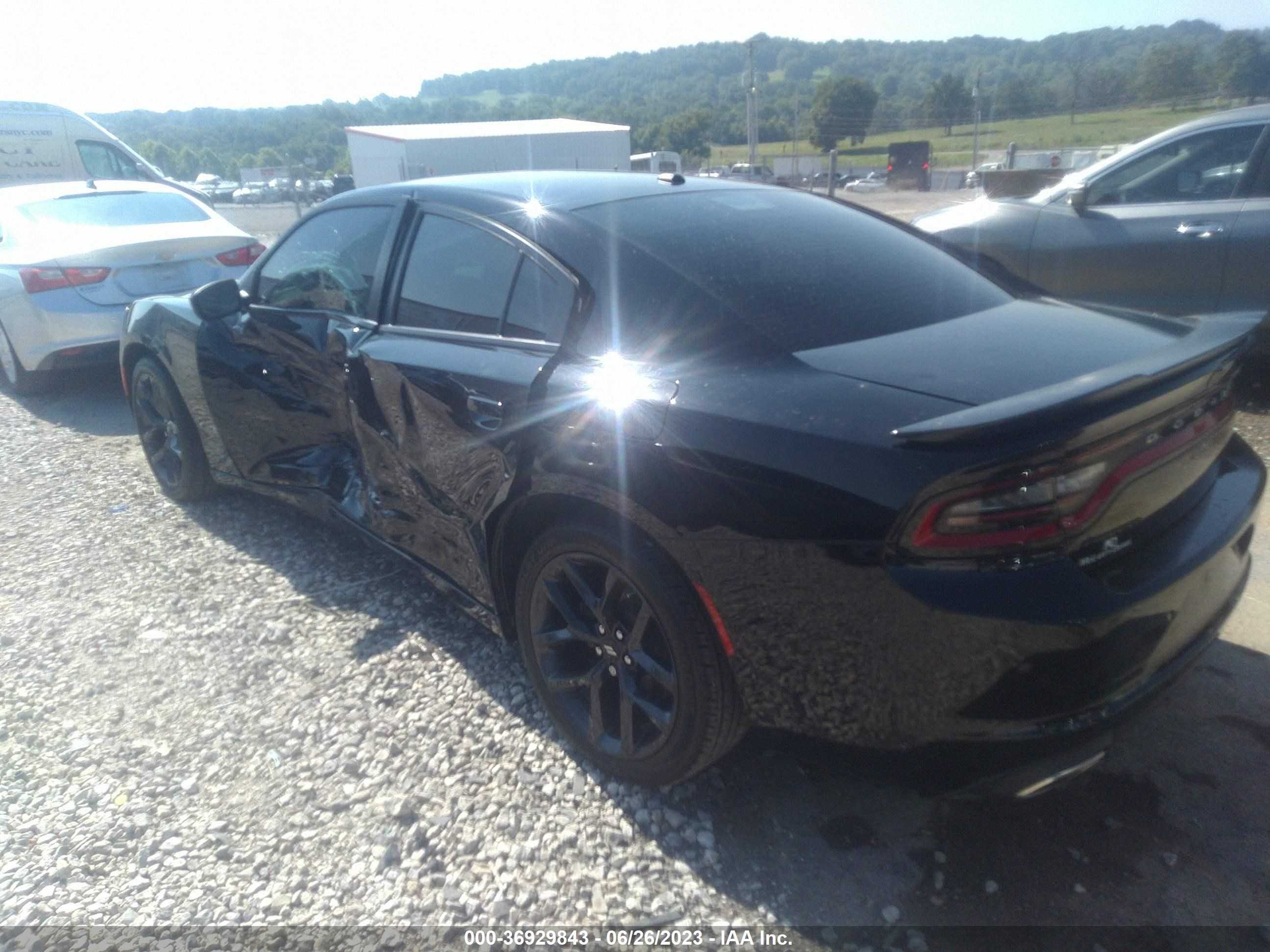 Photo 2 VIN: 2C3CDXBG7KH692877 - DODGE CHARGER 