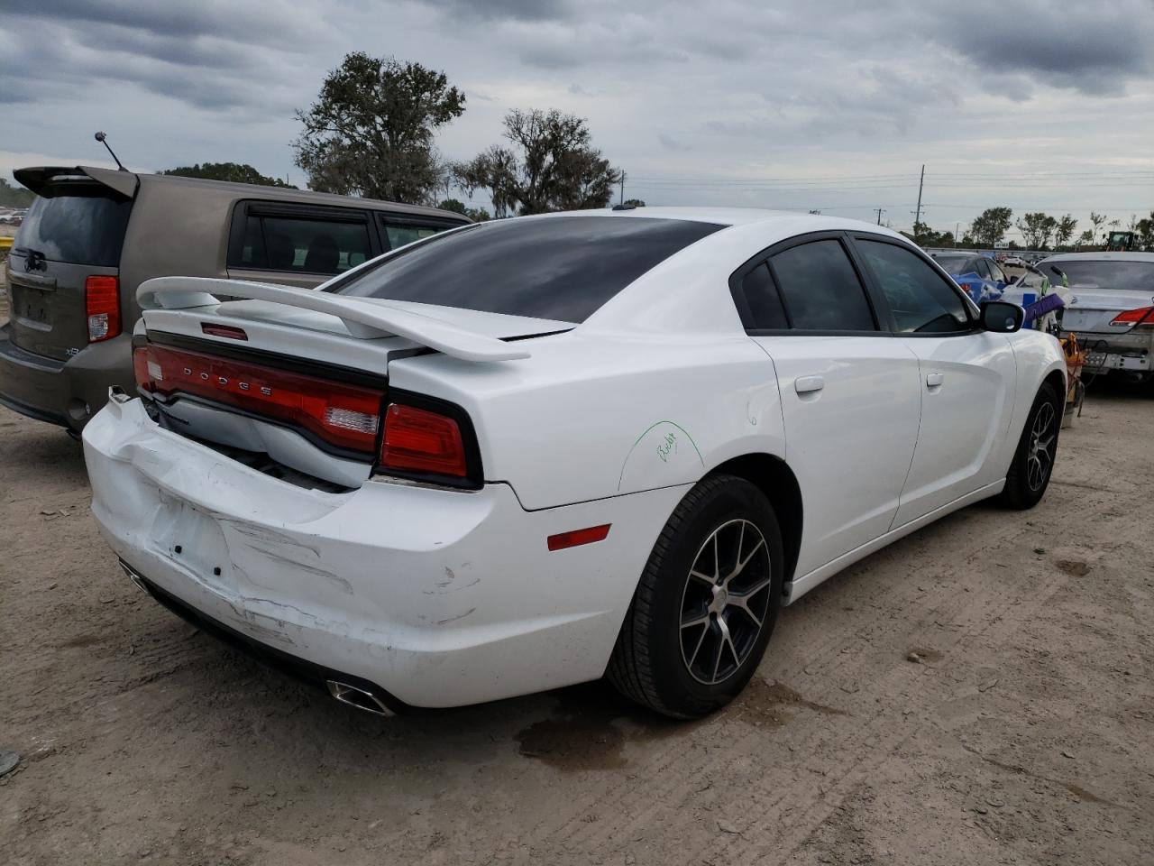 Photo 2 VIN: 2C3CDXBG8DH571424 - DODGE CHARGER 