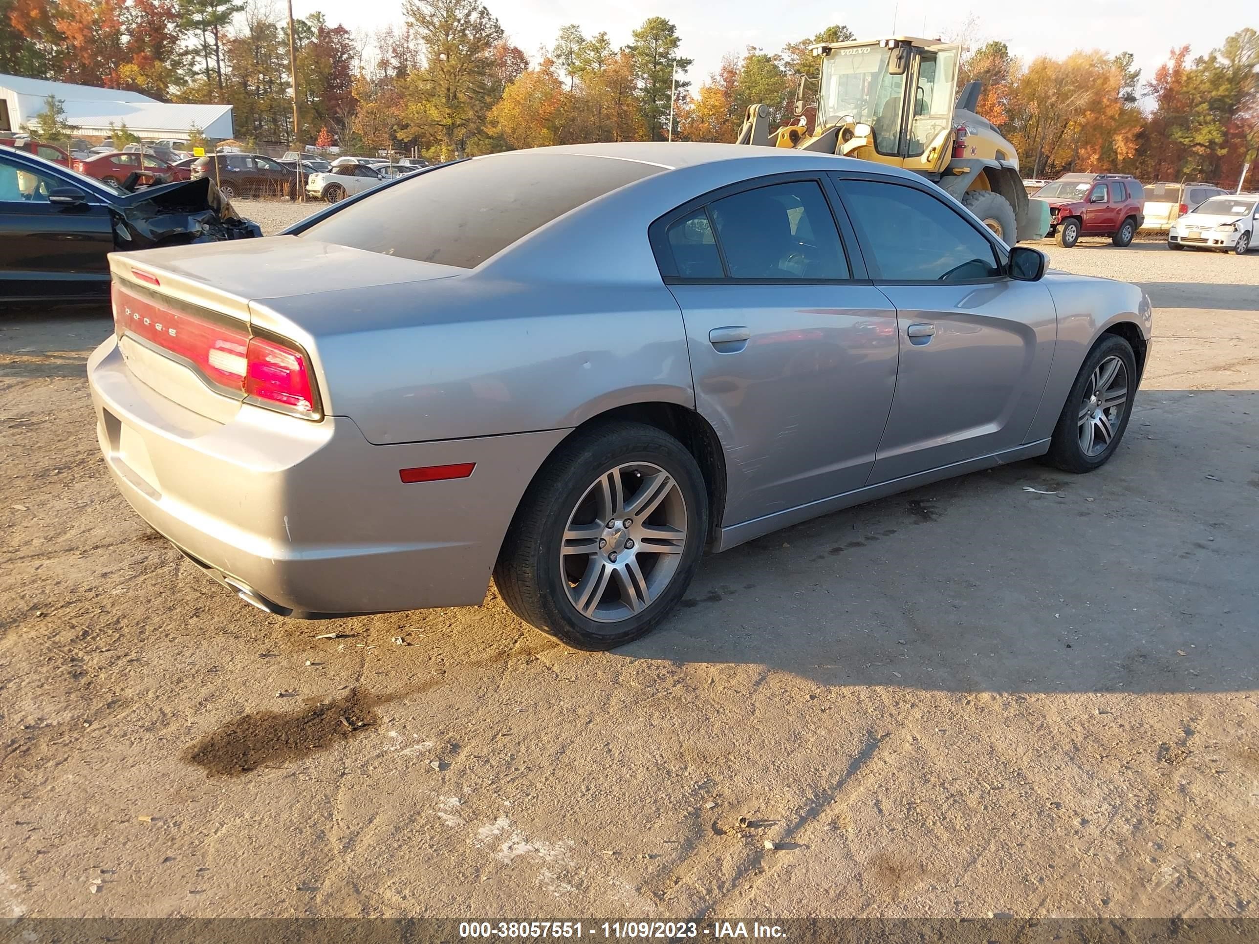 Photo 3 VIN: 2C3CDXBG8DH640094 - DODGE CHARGER 