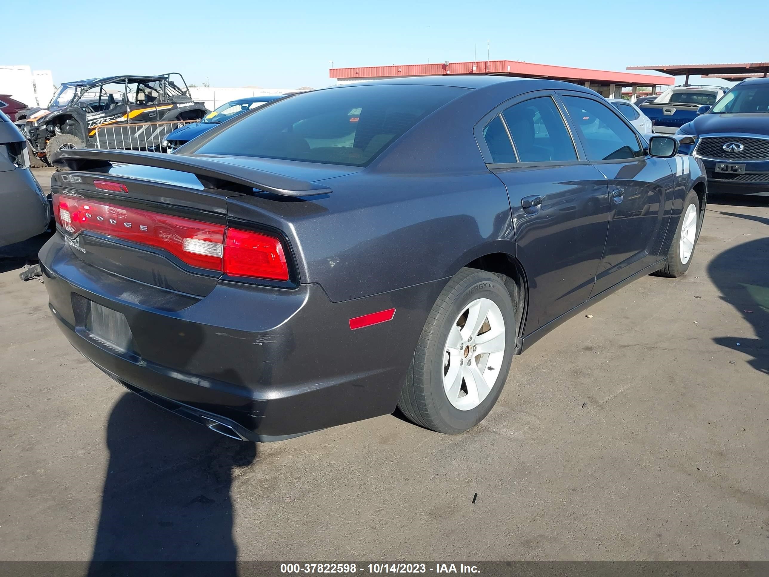 Photo 3 VIN: 2C3CDXBG8EH326253 - DODGE CHARGER 