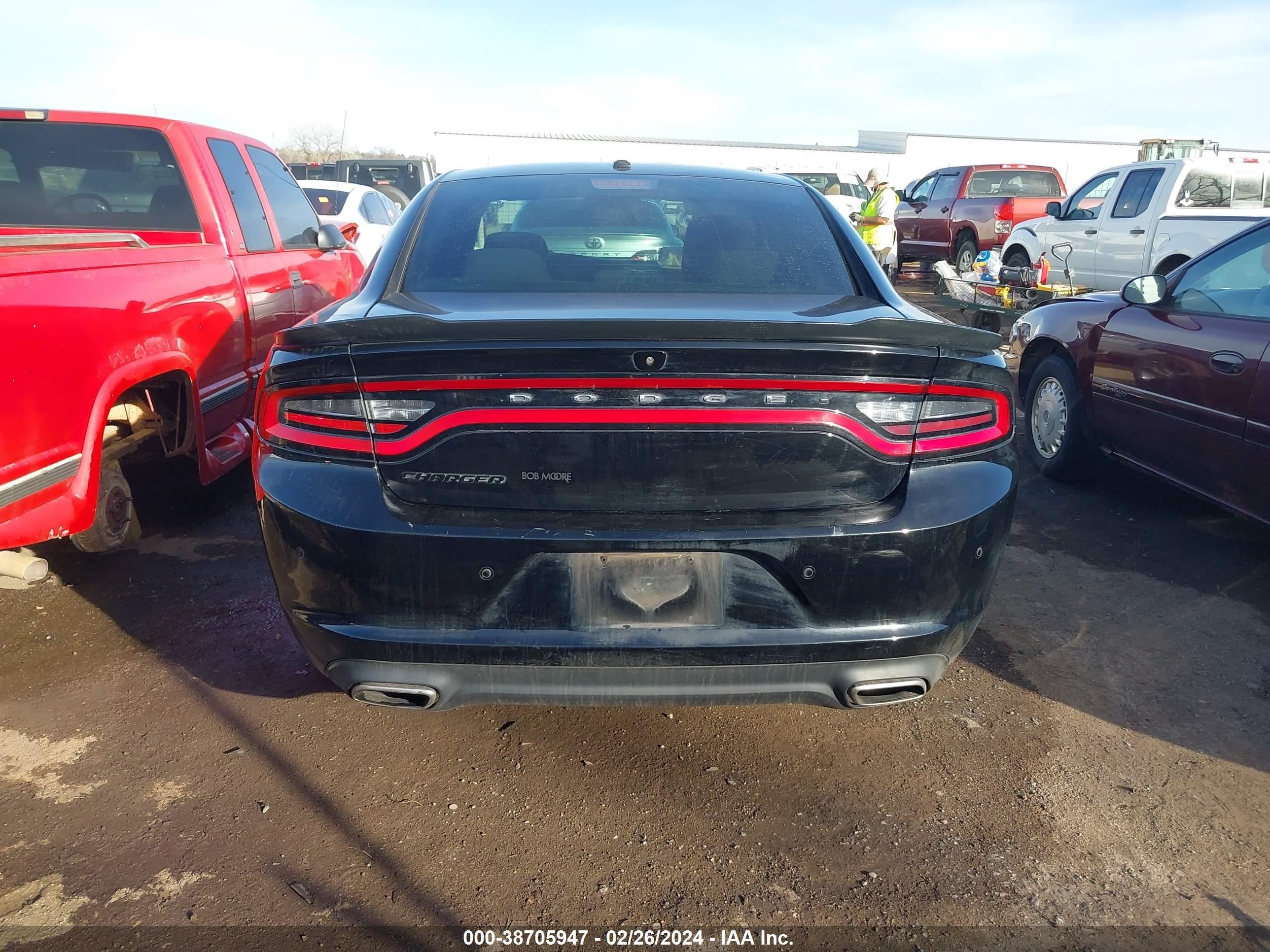 Photo 16 VIN: 2C3CDXBG8KH670693 - DODGE CHARGER 