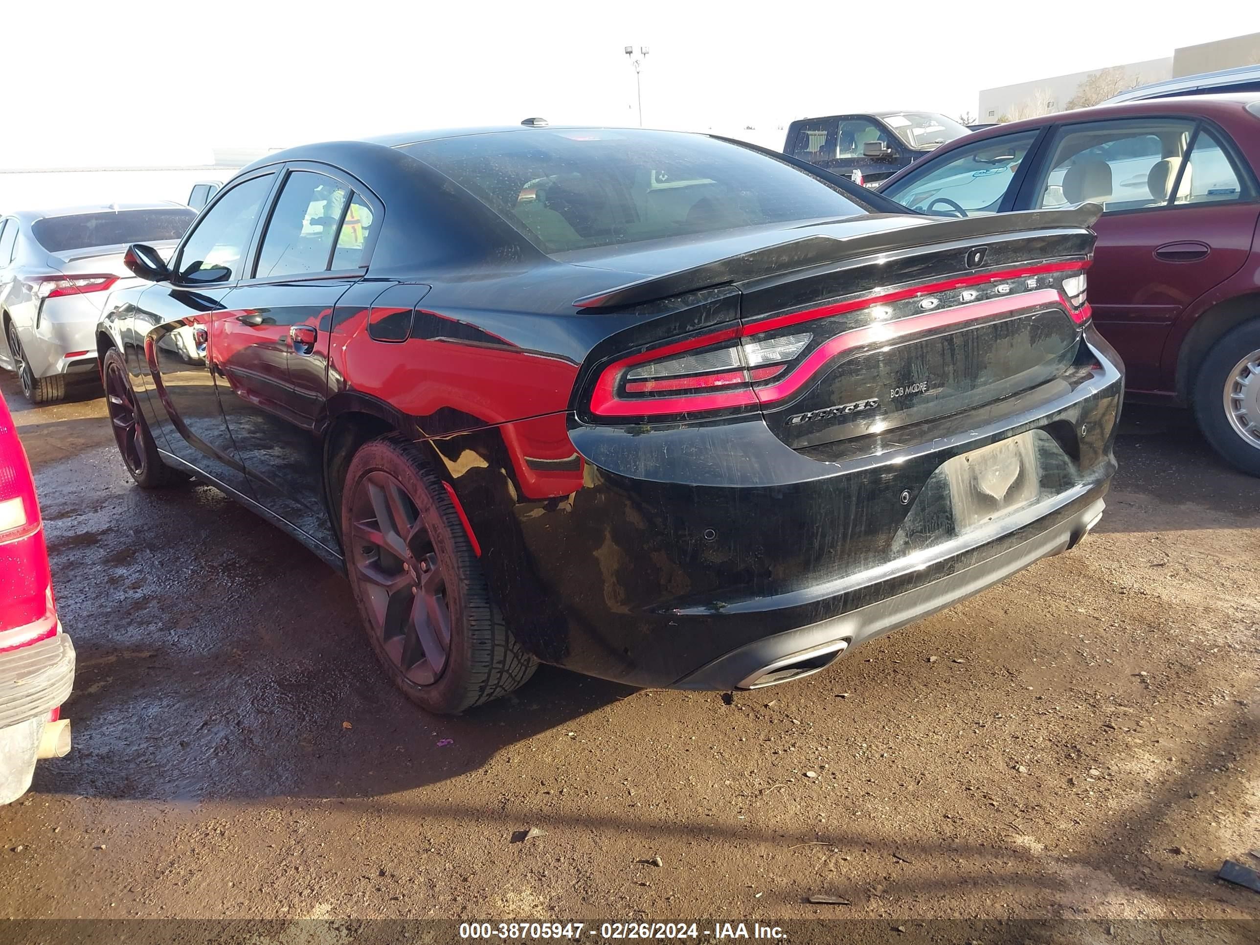 Photo 2 VIN: 2C3CDXBG8KH670693 - DODGE CHARGER 