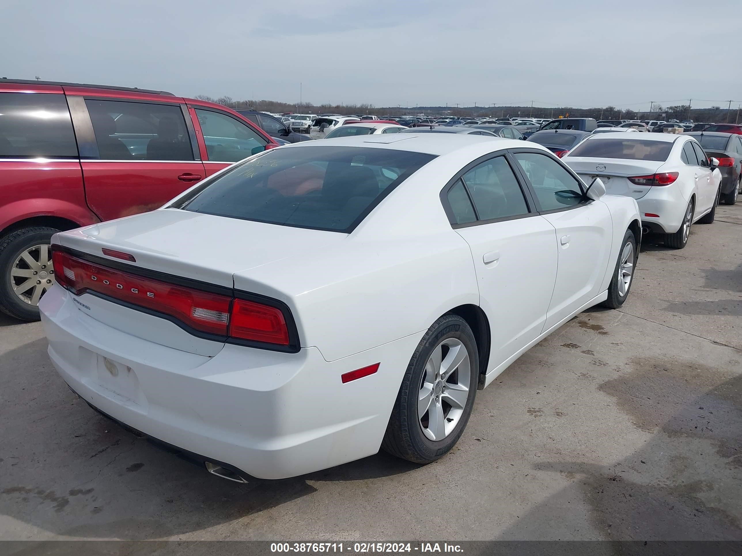 Photo 3 VIN: 2C3CDXBG9CH298556 - DODGE CHARGER 