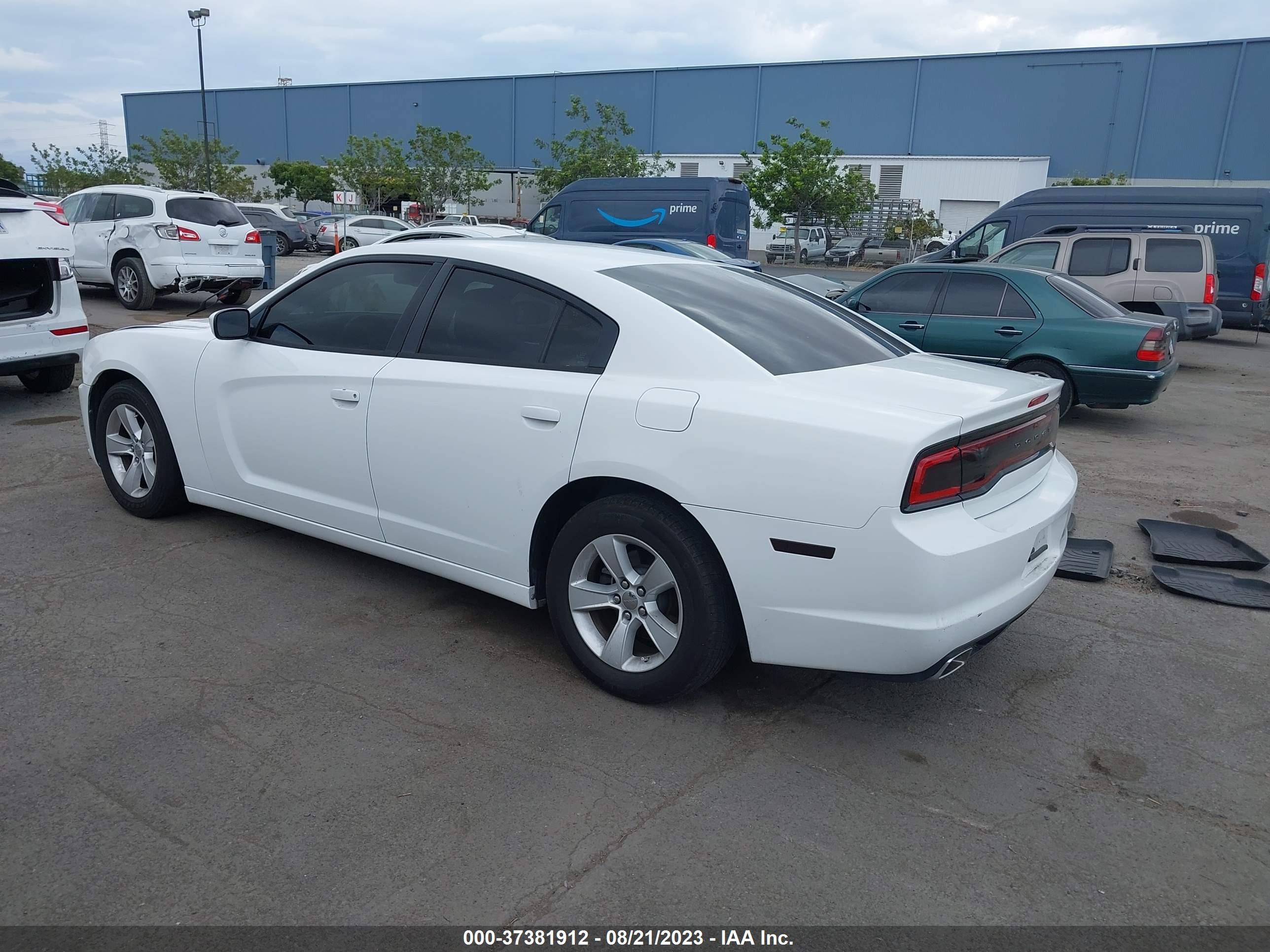 Photo 2 VIN: 2C3CDXBG9DH539713 - DODGE CHARGER 