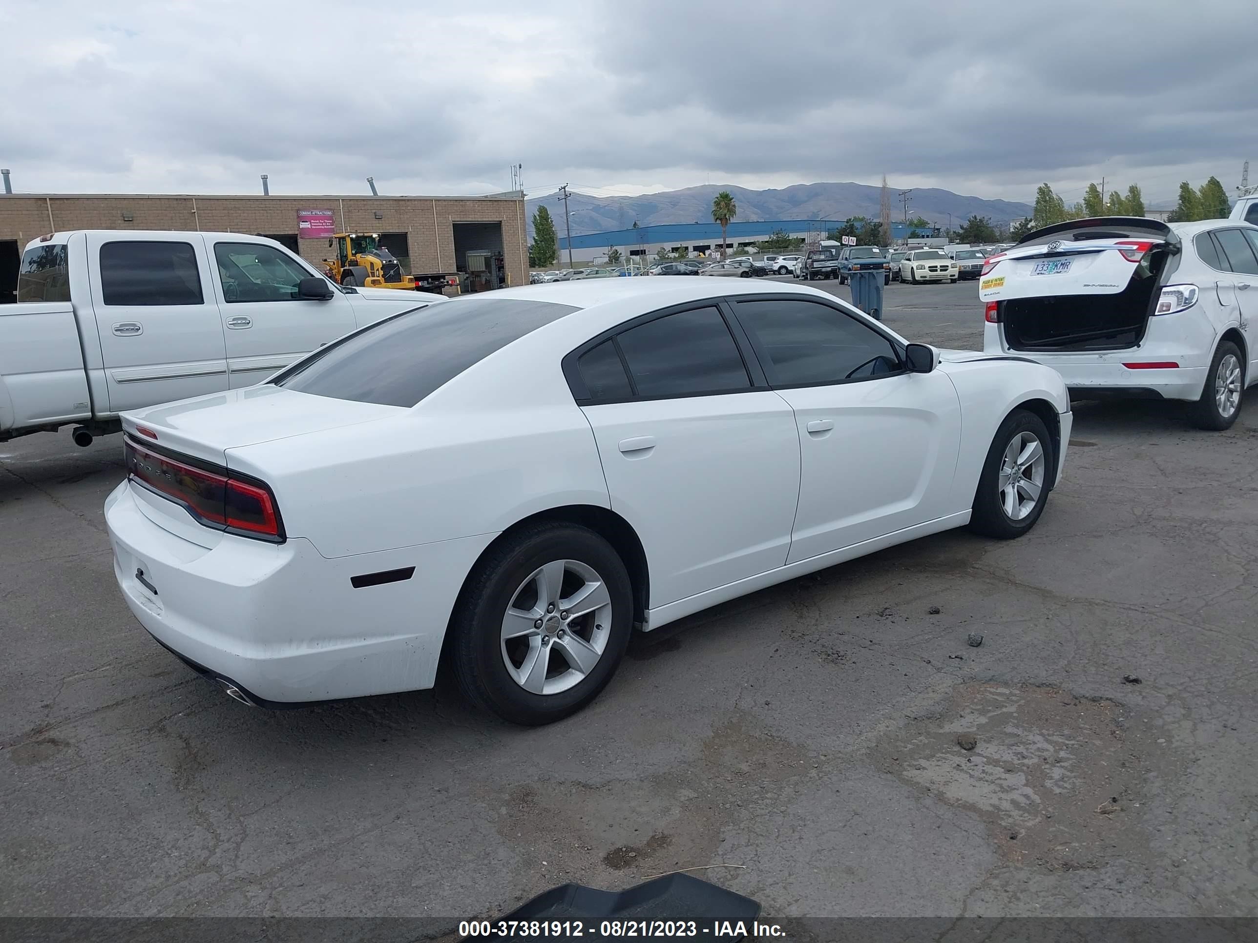 Photo 3 VIN: 2C3CDXBG9DH539713 - DODGE CHARGER 