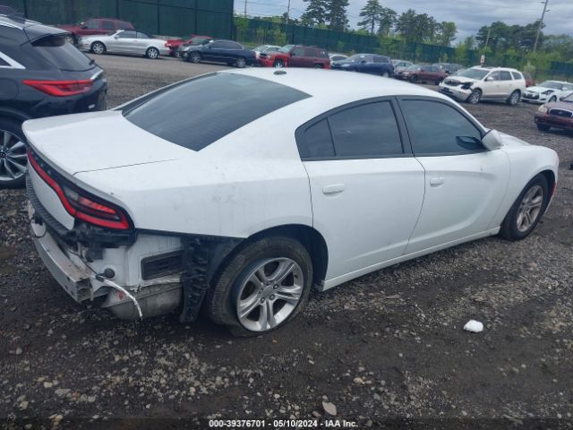 Photo 3 VIN: 2C3CDXBG9FH846768 - DODGE CHARGER 