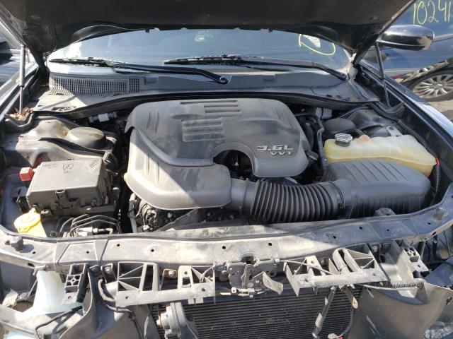 Photo 6 VIN: 2C3CDXBG9GH103819 - DODGE CHARGER SE 