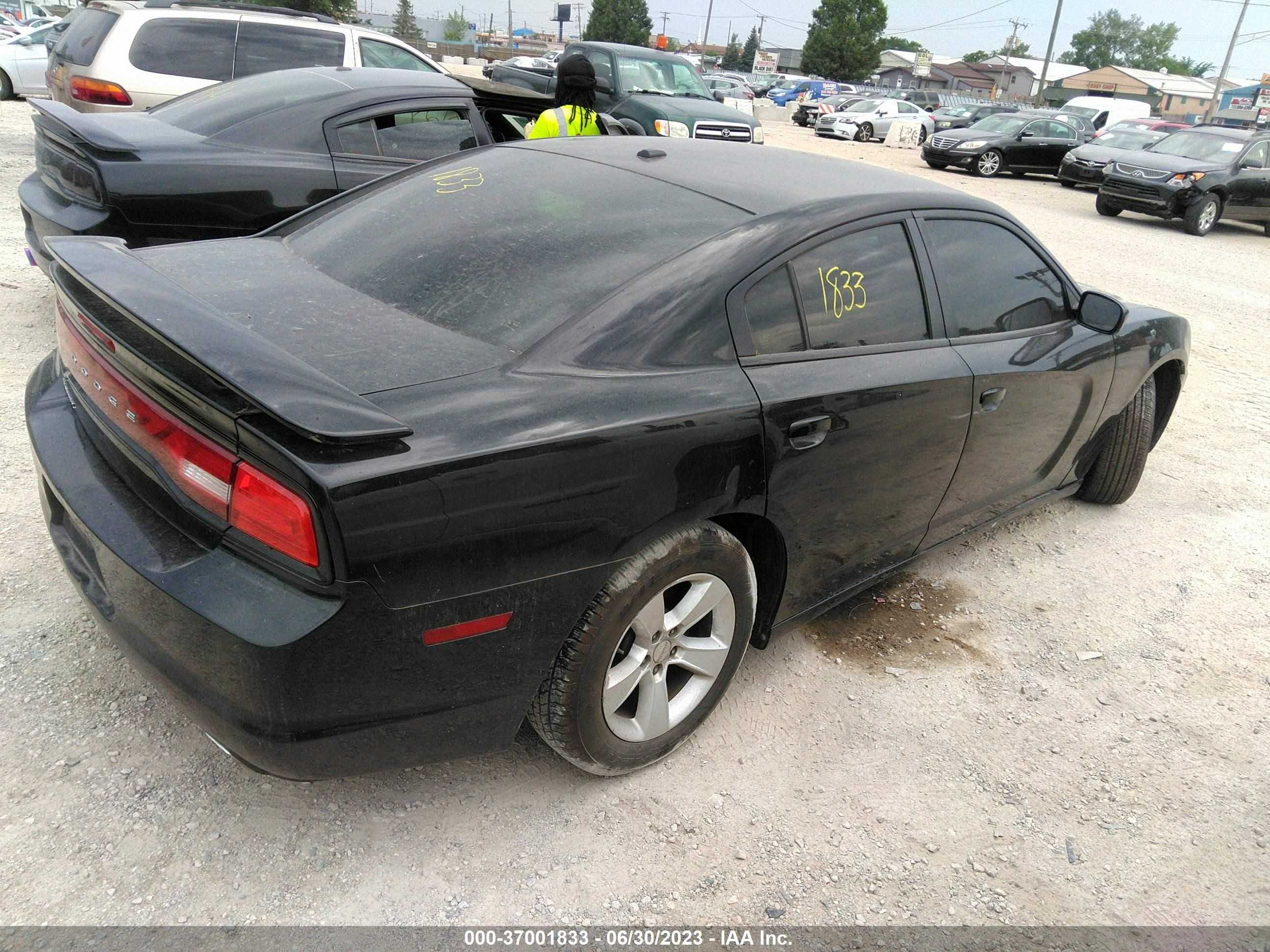 Photo 3 VIN: 2C3CDXBGXCH232534 - DODGE CHARGER 