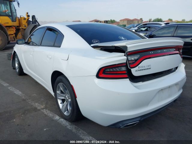 Photo 2 VIN: 2C3CDXBGXFH883697 - DODGE CHARGER 