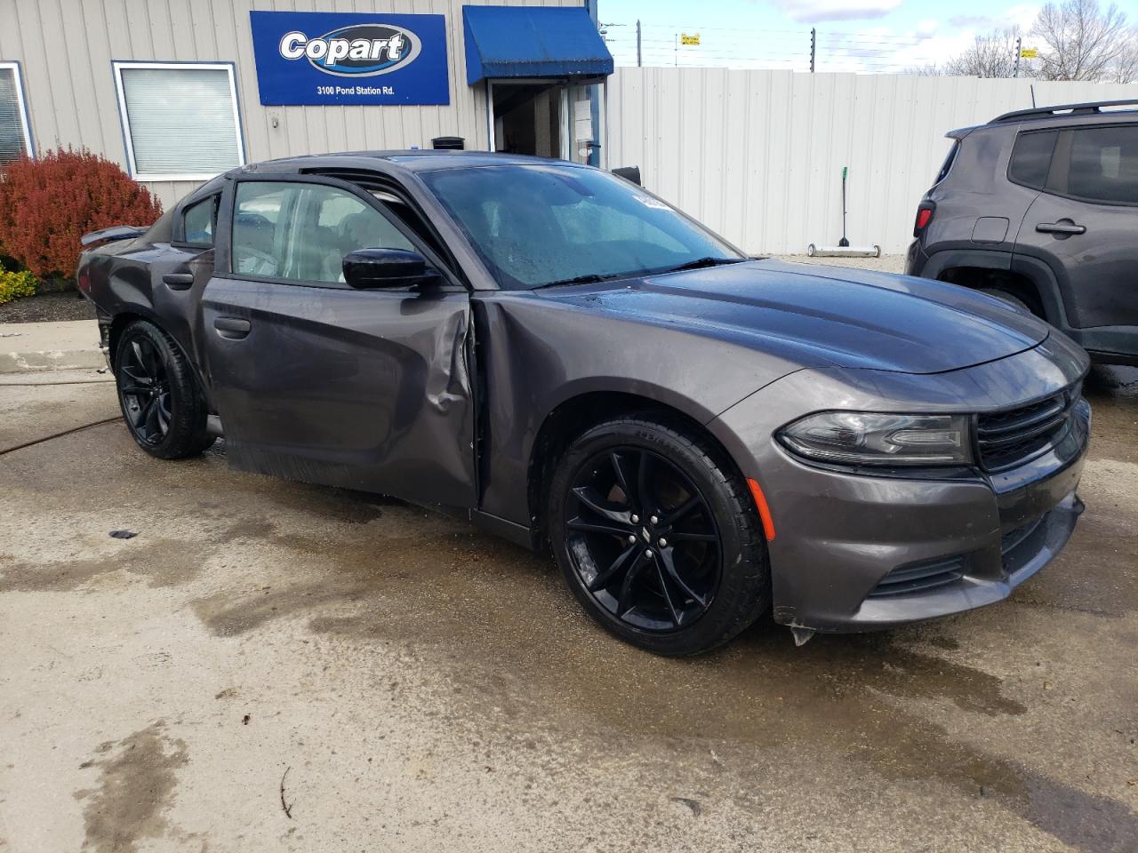 Photo 3 VIN: 2C3CDXBGXJH148050 - DODGE CHARGER 