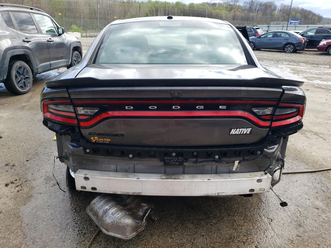 Photo 5 VIN: 2C3CDXBGXJH148050 - DODGE CHARGER 