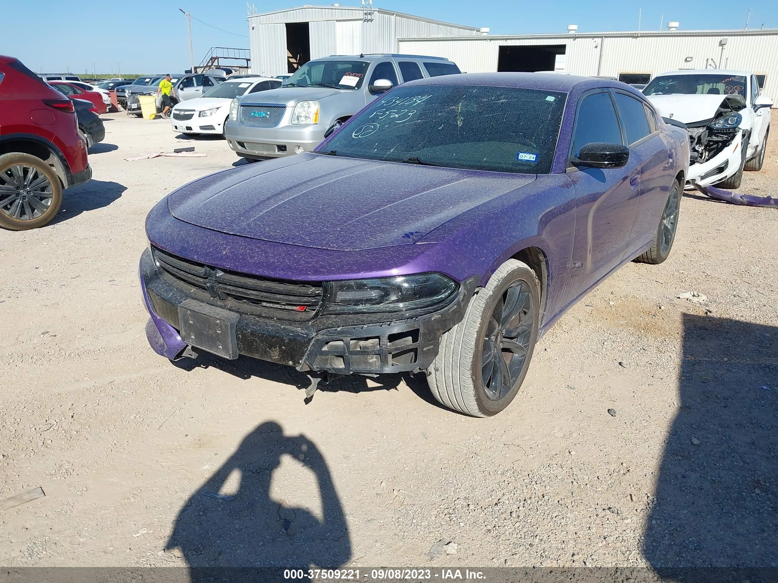 Photo 5 VIN: 2C3CDXBGXJH329116 - DODGE CHARGER 