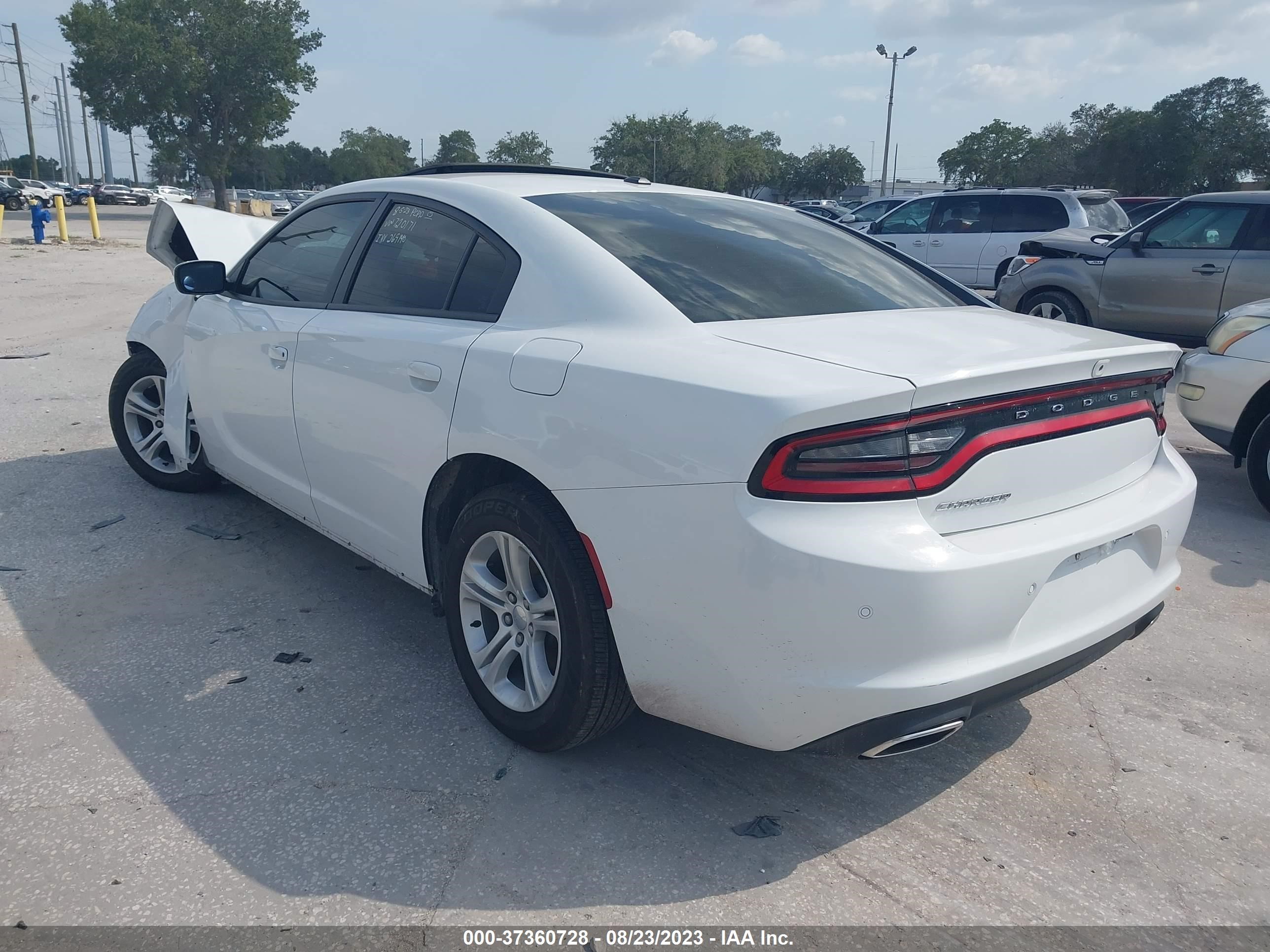 Photo 2 VIN: 2C3CDXBGXKH720171 - DODGE CHARGER 