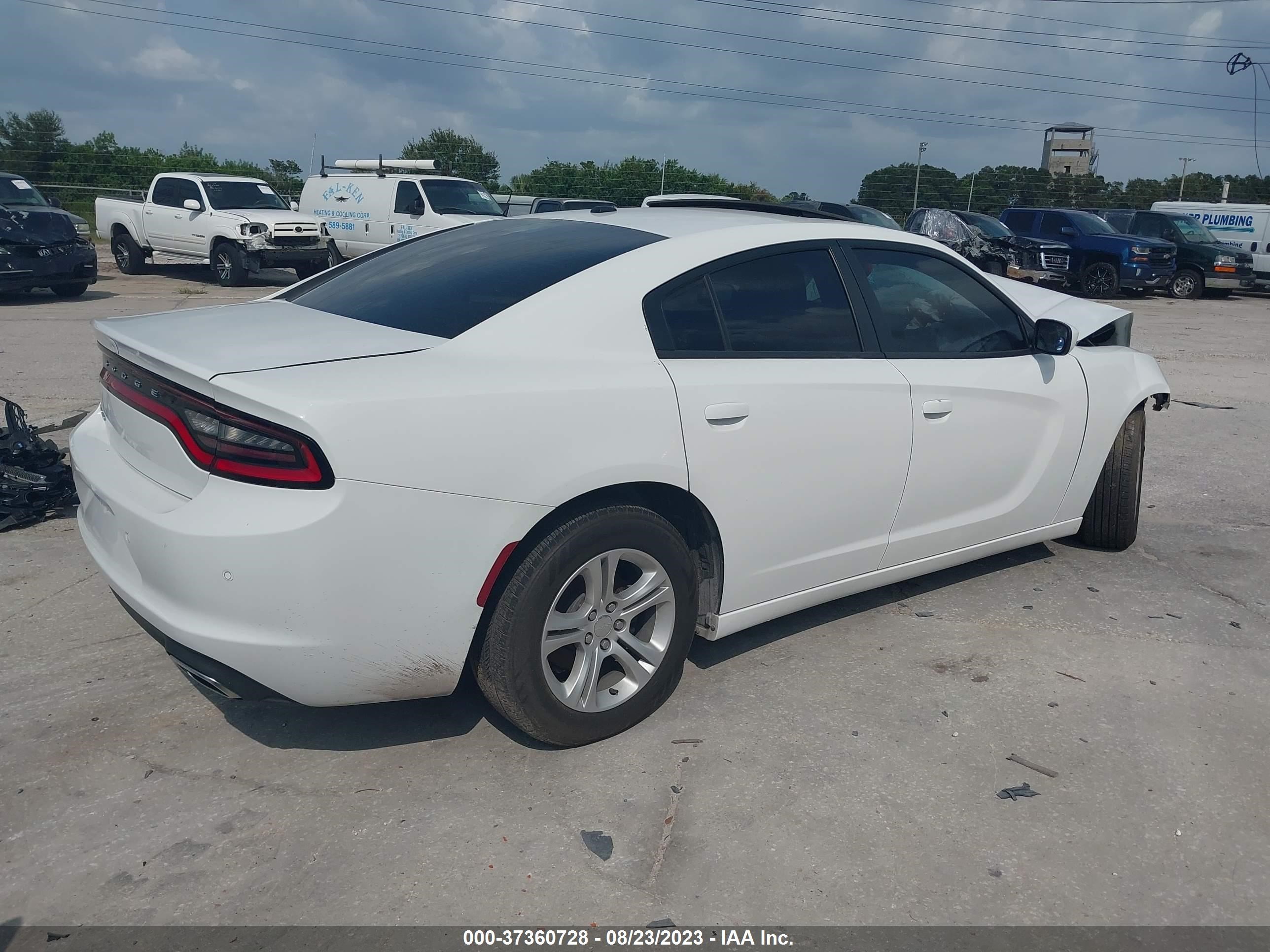 Photo 3 VIN: 2C3CDXBGXKH720171 - DODGE CHARGER 