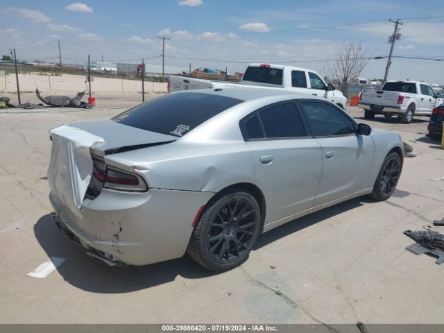 Photo 3 VIN: 2C3CDXBGXKH743739 - DODGE CHARGER 