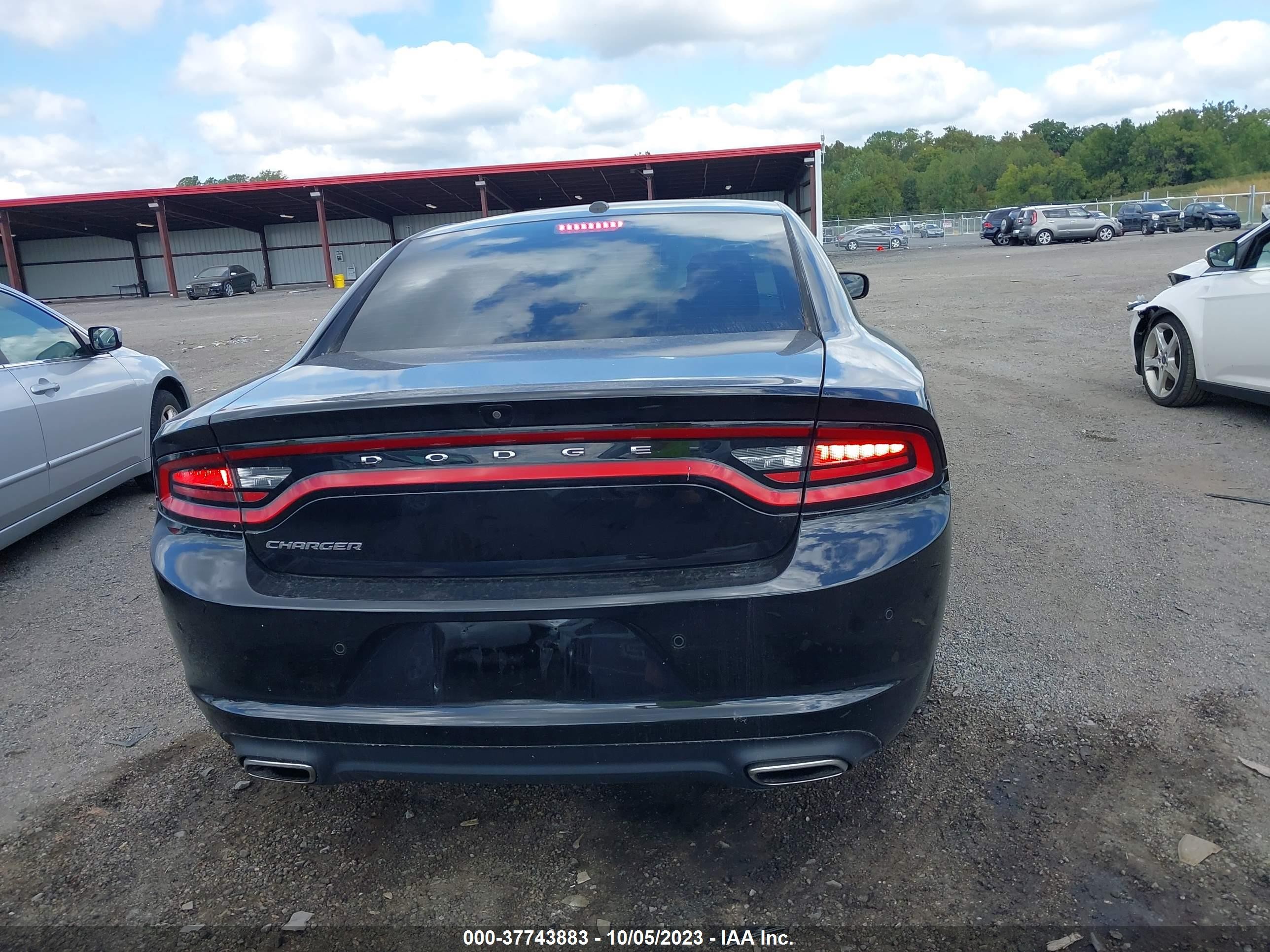 Photo 15 VIN: 2C3CDXBGXLH144504 - DODGE CHARGER 