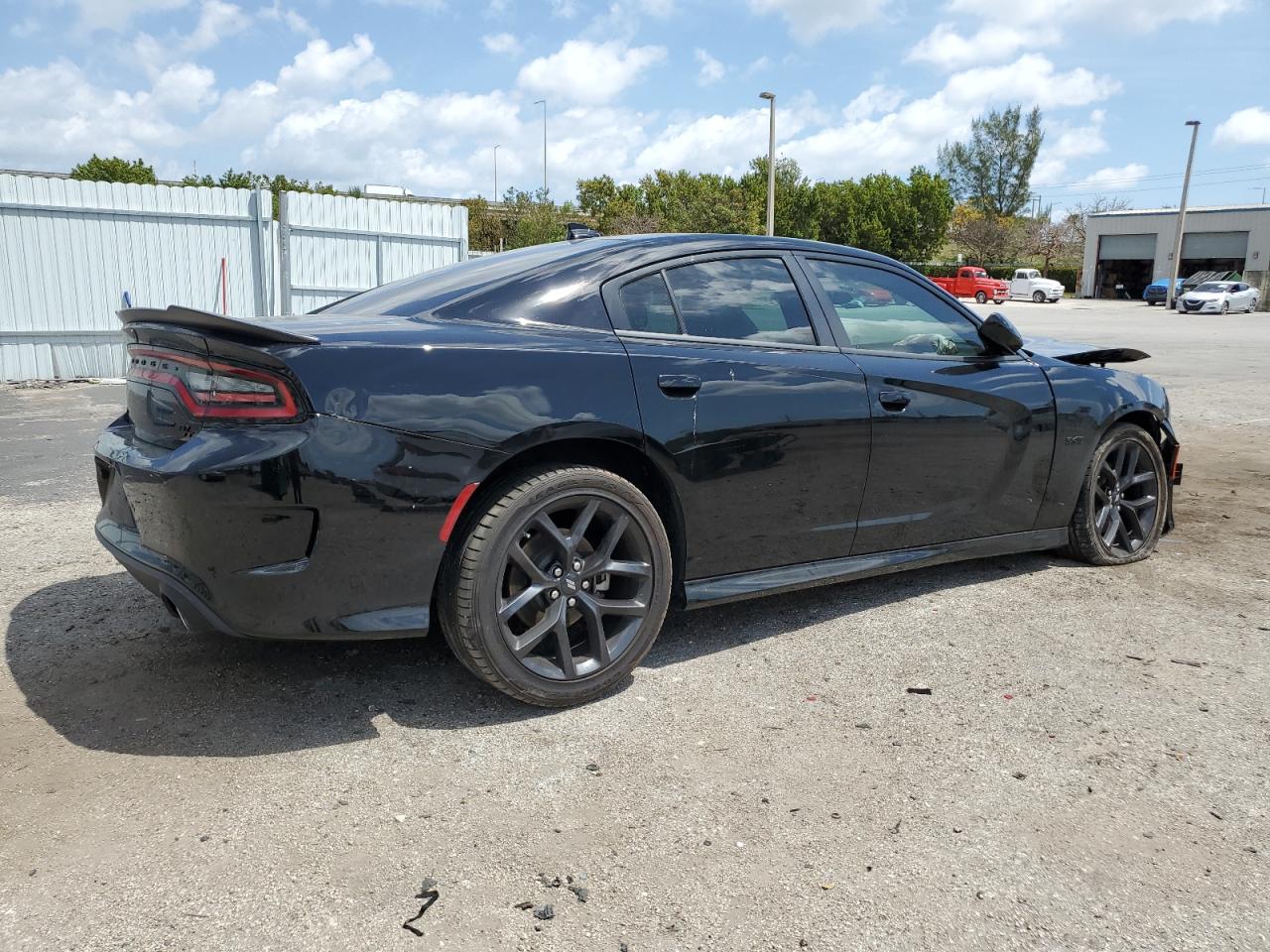 Photo 2 VIN: 2C3CDXCT5PH555665 - DODGE CHARGER 