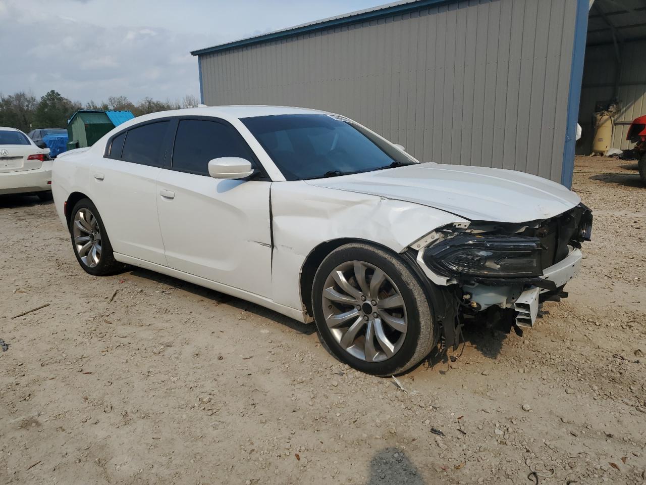 Photo 3 VIN: 2C3CDXCT9GH159660 - DODGE CHARGER 