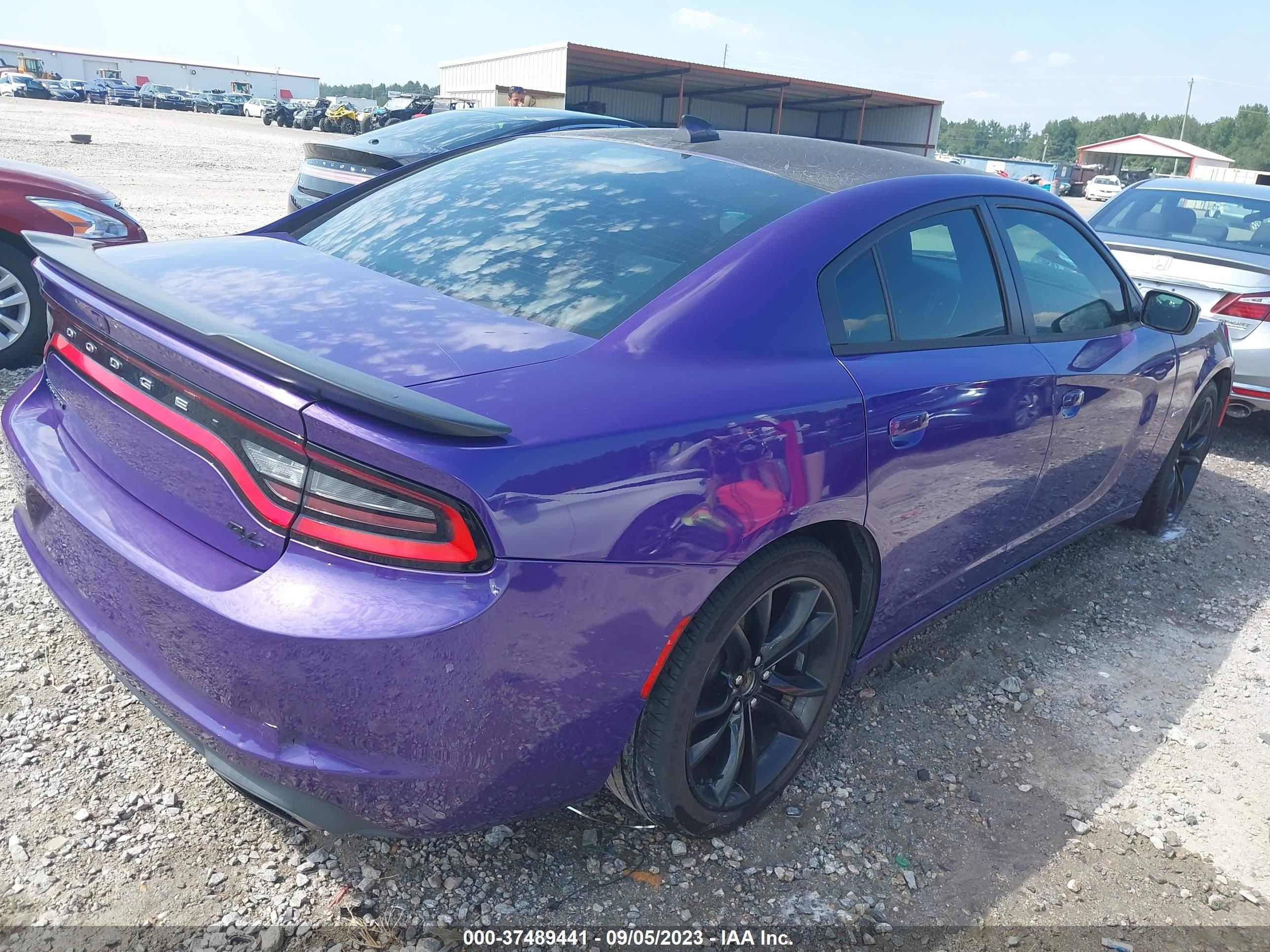 Photo 3 VIN: 2C3CDXCTXGH163149 - DODGE CHARGER 