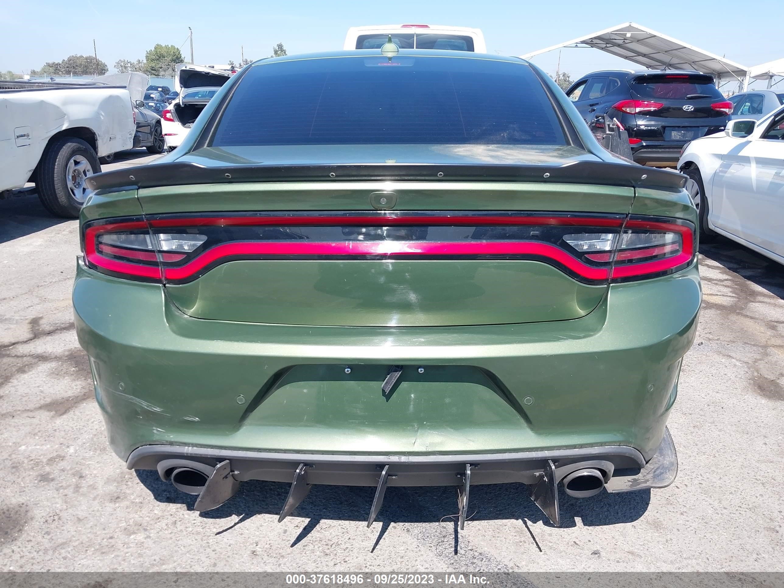 Photo 15 VIN: 2C3CDXGJ4KH701152 - DODGE CHARGER 