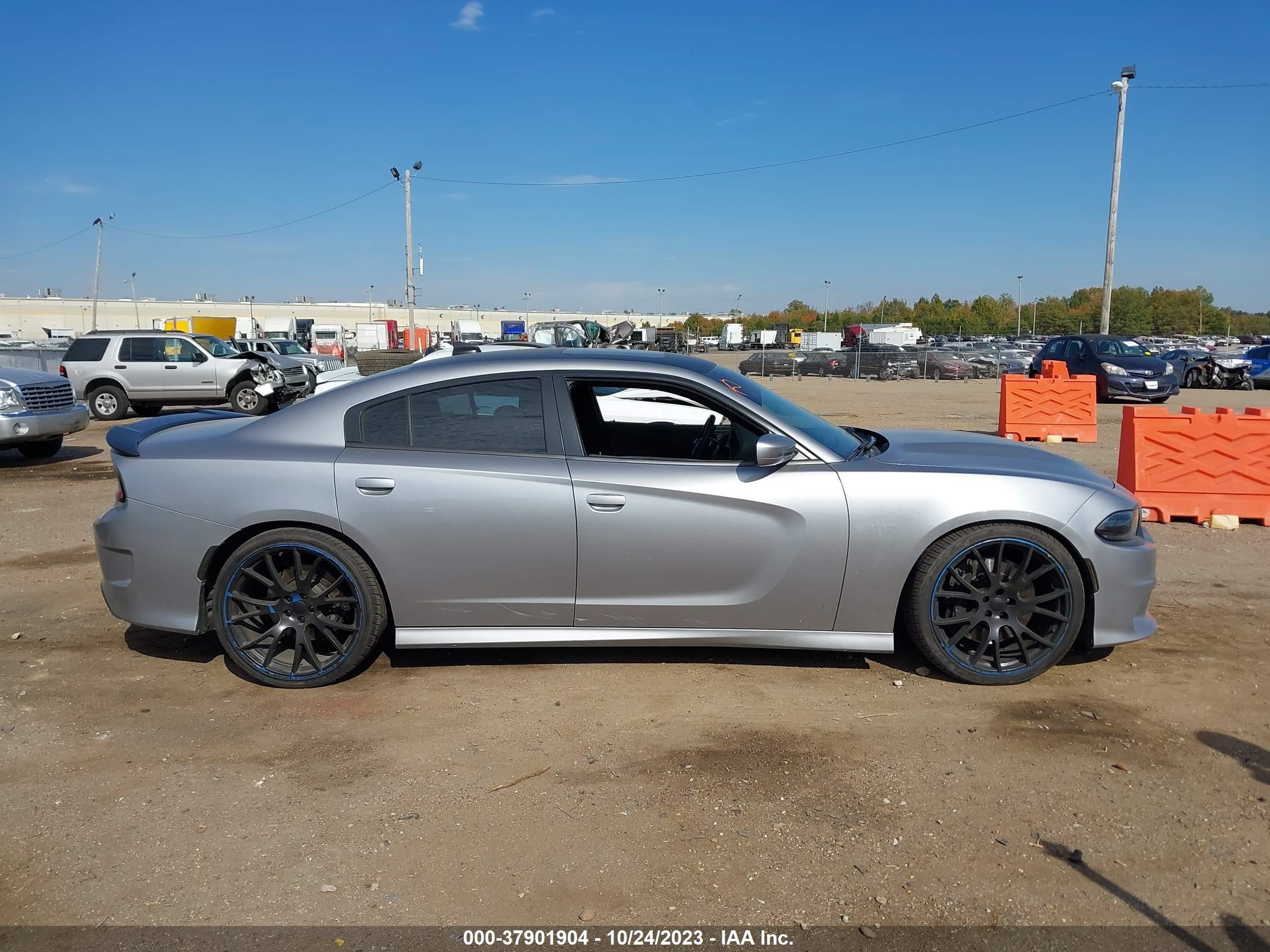 Photo 12 VIN: 2C3CDXGJ6HH618721 - DODGE CHARGER 