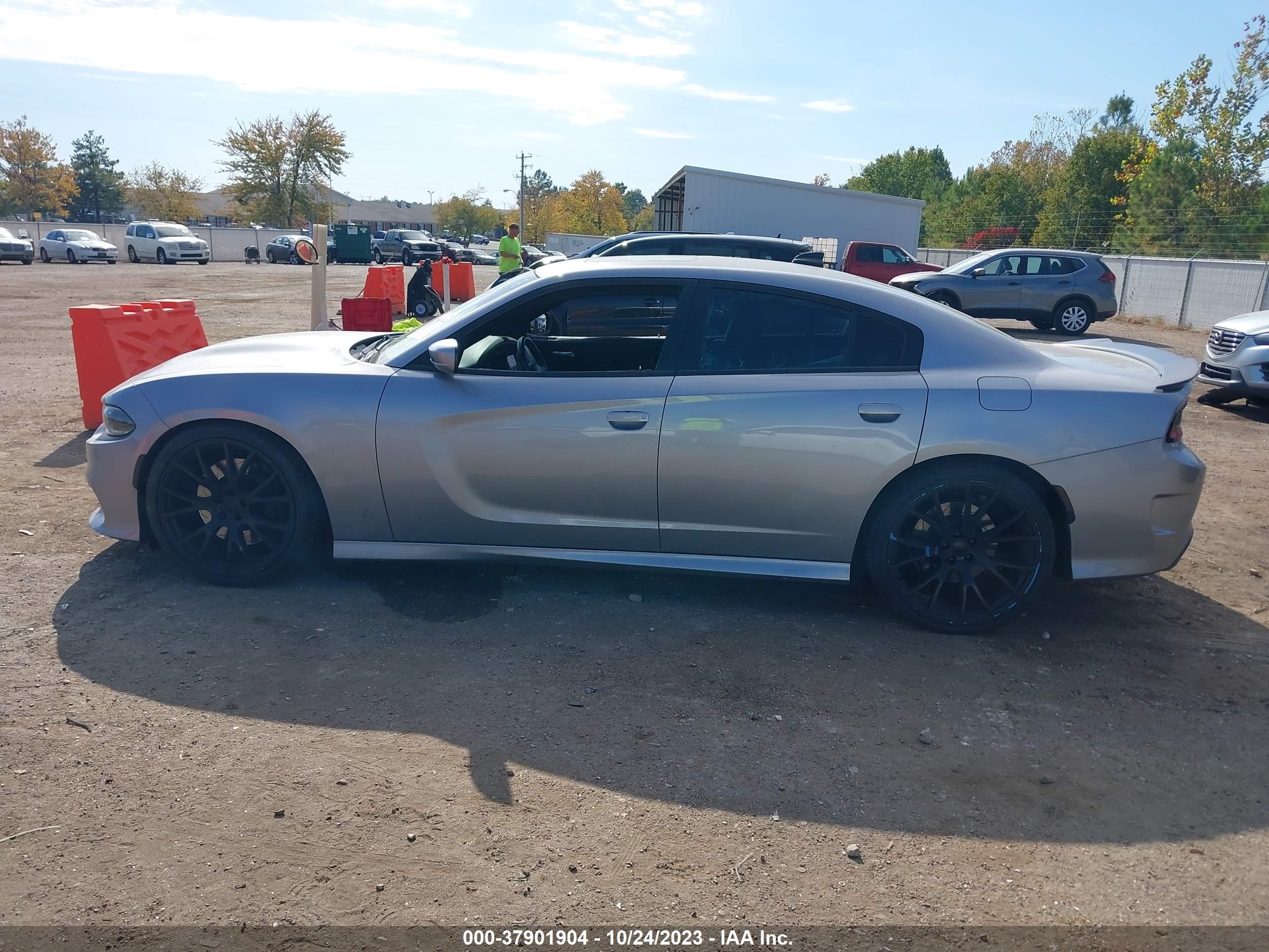 Photo 13 VIN: 2C3CDXGJ6HH618721 - DODGE CHARGER 