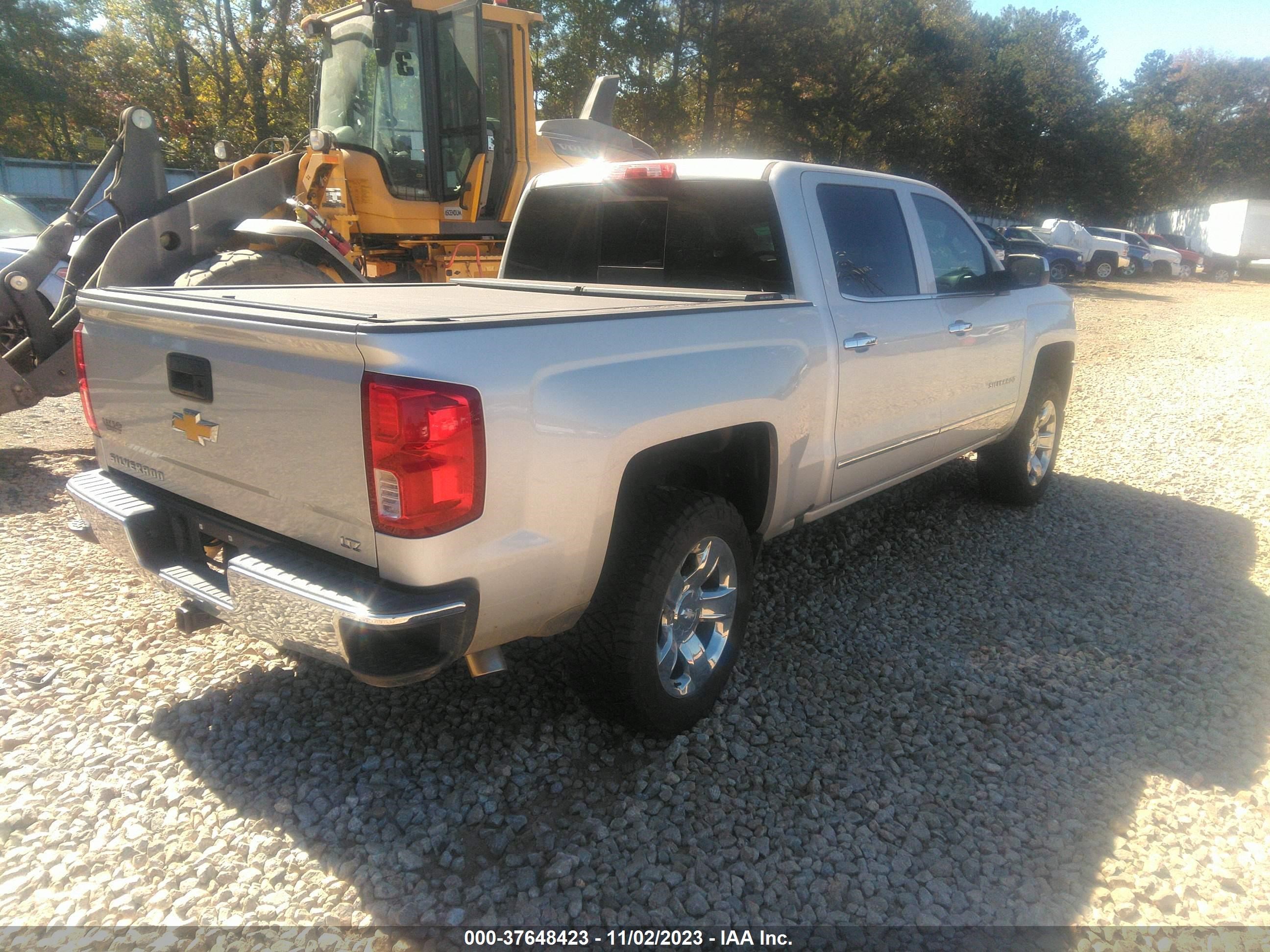 Photo 3 VIN: 2C3CDXGJ7LH153522 - CHEVROLET SILVERADO 