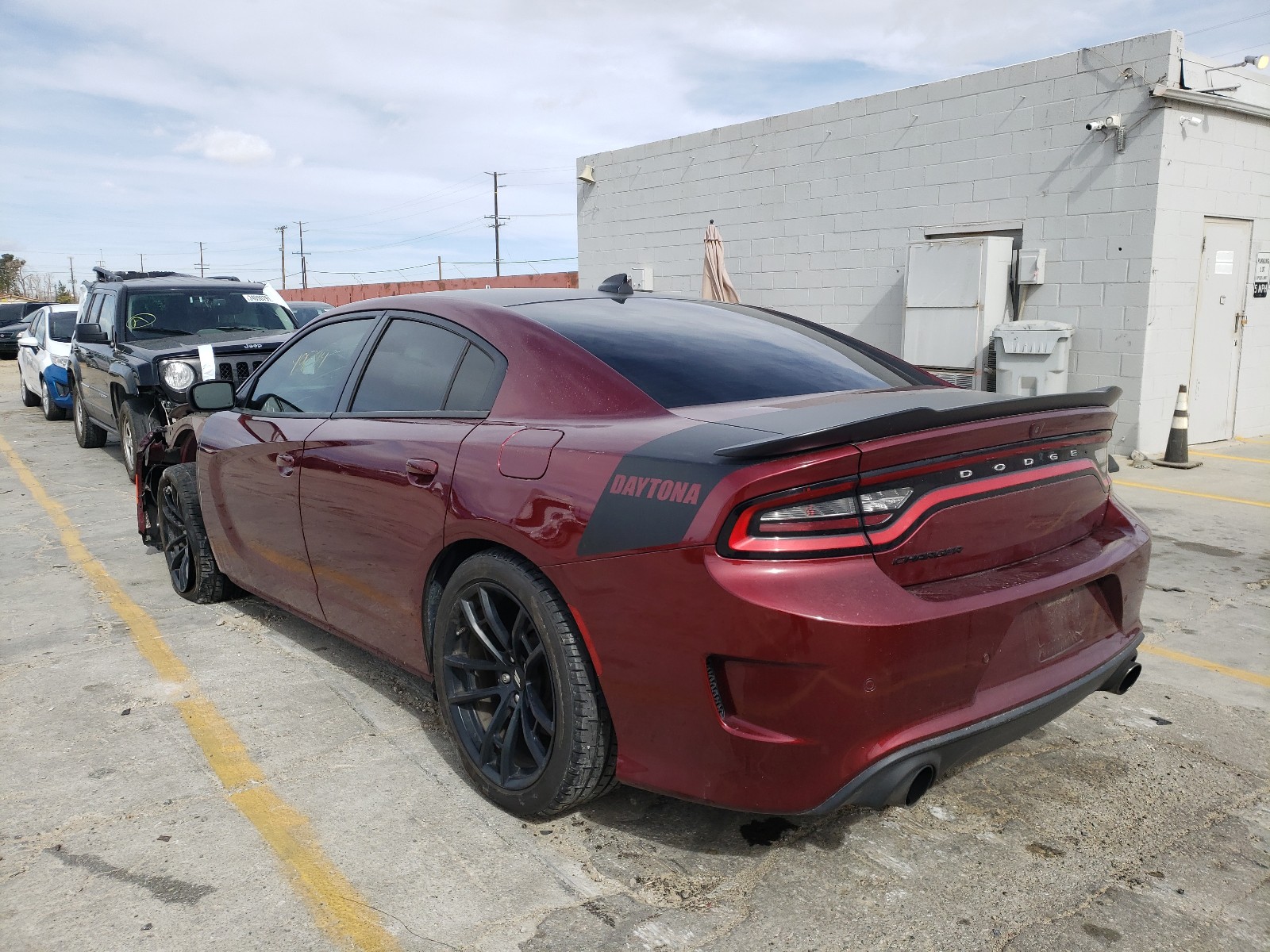 Photo 2 VIN: 2C3CDXGJ9KH630904 - DODGE CHARGER SC 