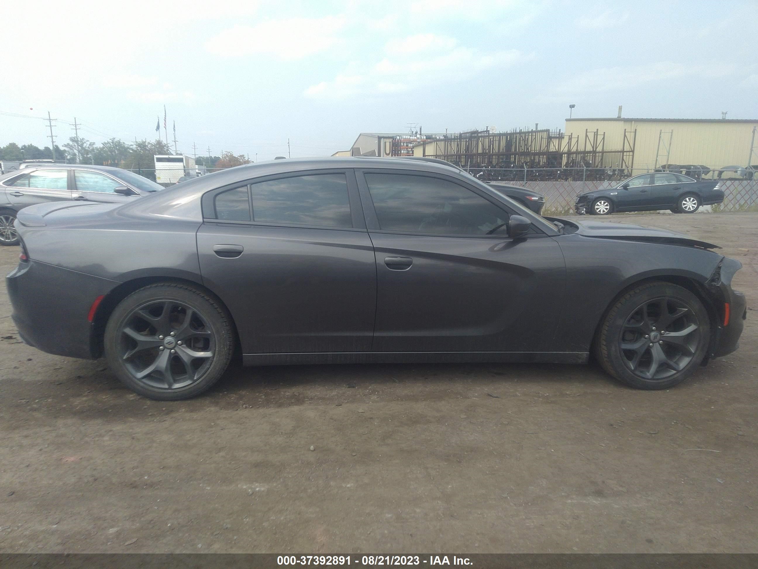 Photo 12 VIN: 2C3CDXHG0HH631256 - DODGE CHARGER 