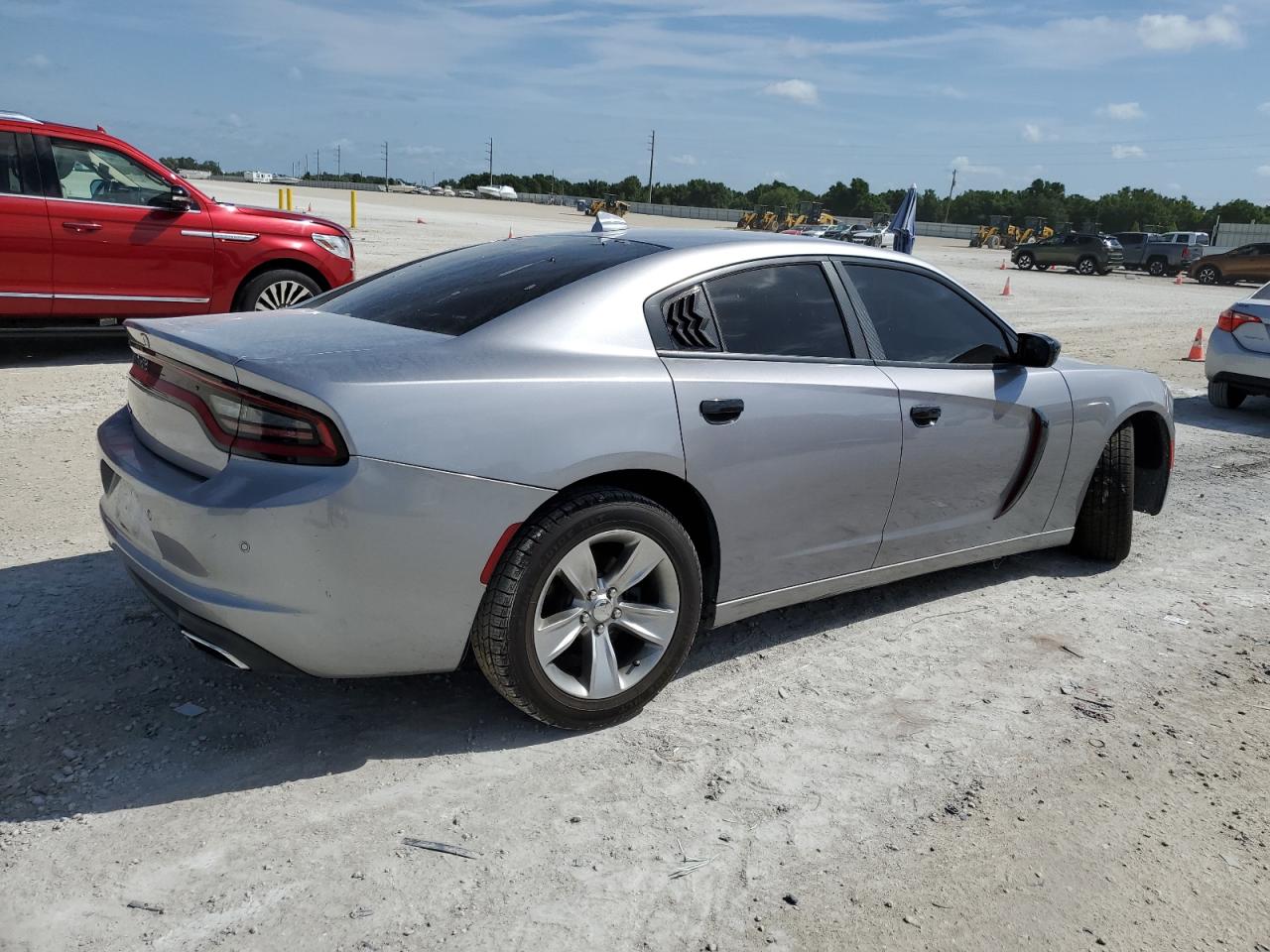 Photo 2 VIN: 2C3CDXHG1JH263532 - DODGE CHARGER 