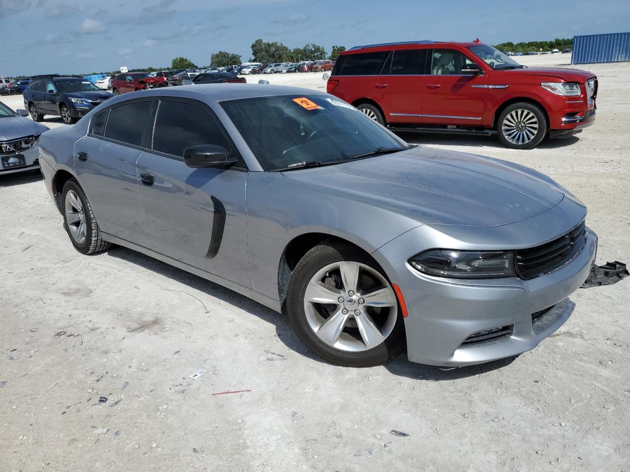 Photo 3 VIN: 2C3CDXHG1JH263532 - DODGE CHARGER 