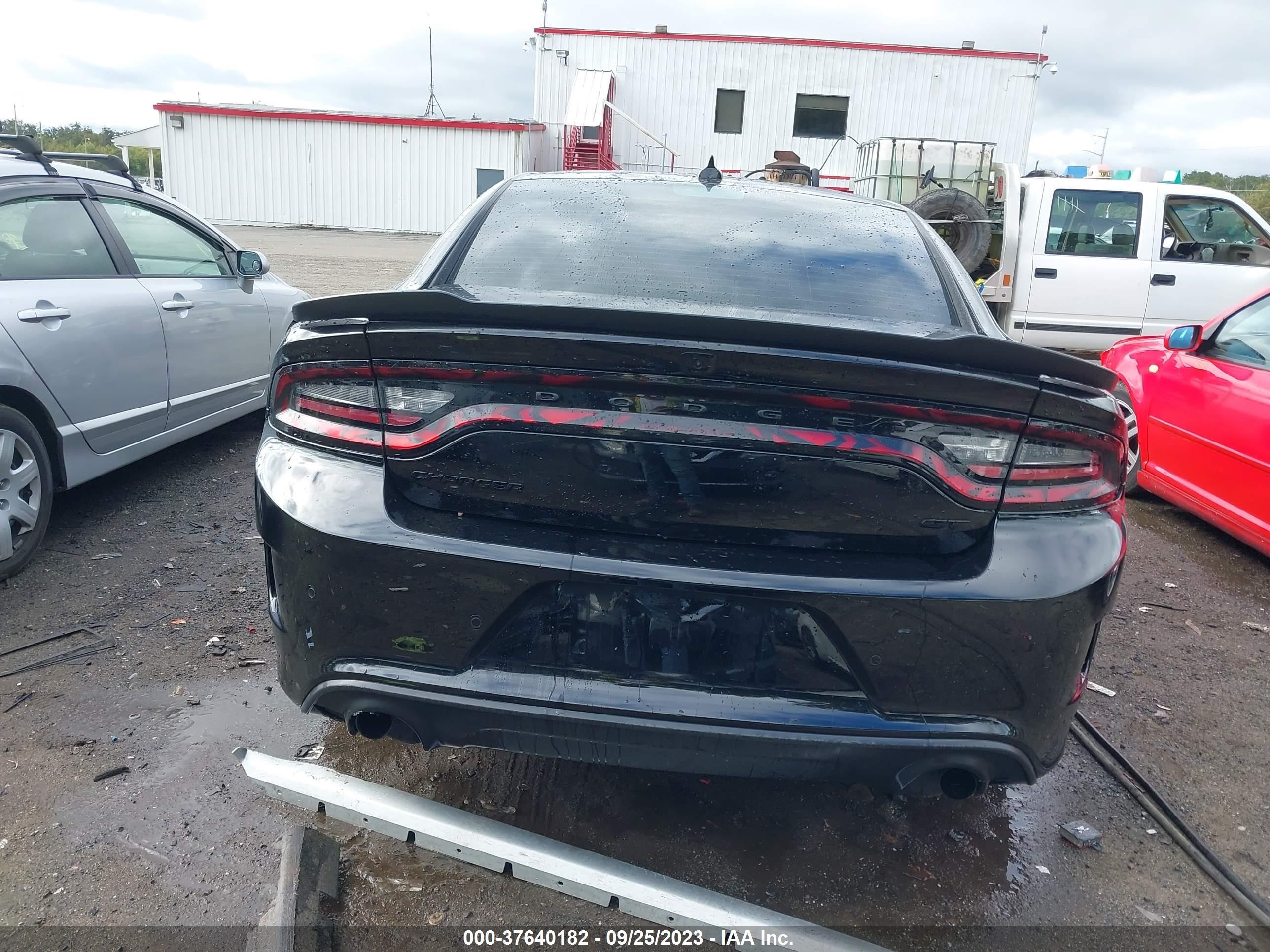 Photo 16 VIN: 2C3CDXHG2NH183355 - DODGE CHARGER 