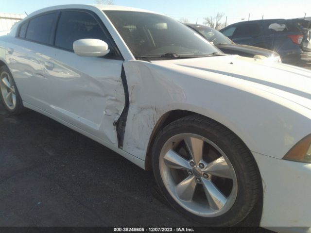 Photo 5 VIN: 2C3CDXHG3EH349883 - DODGE CHARGER 