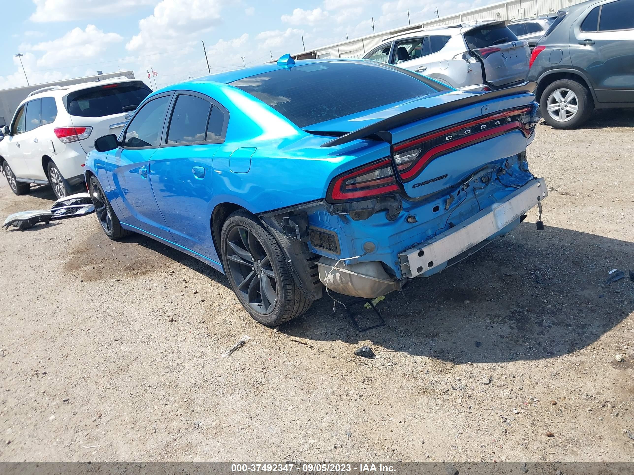 Photo 2 VIN: 2C3CDXHG3GH174456 - DODGE CHARGER 