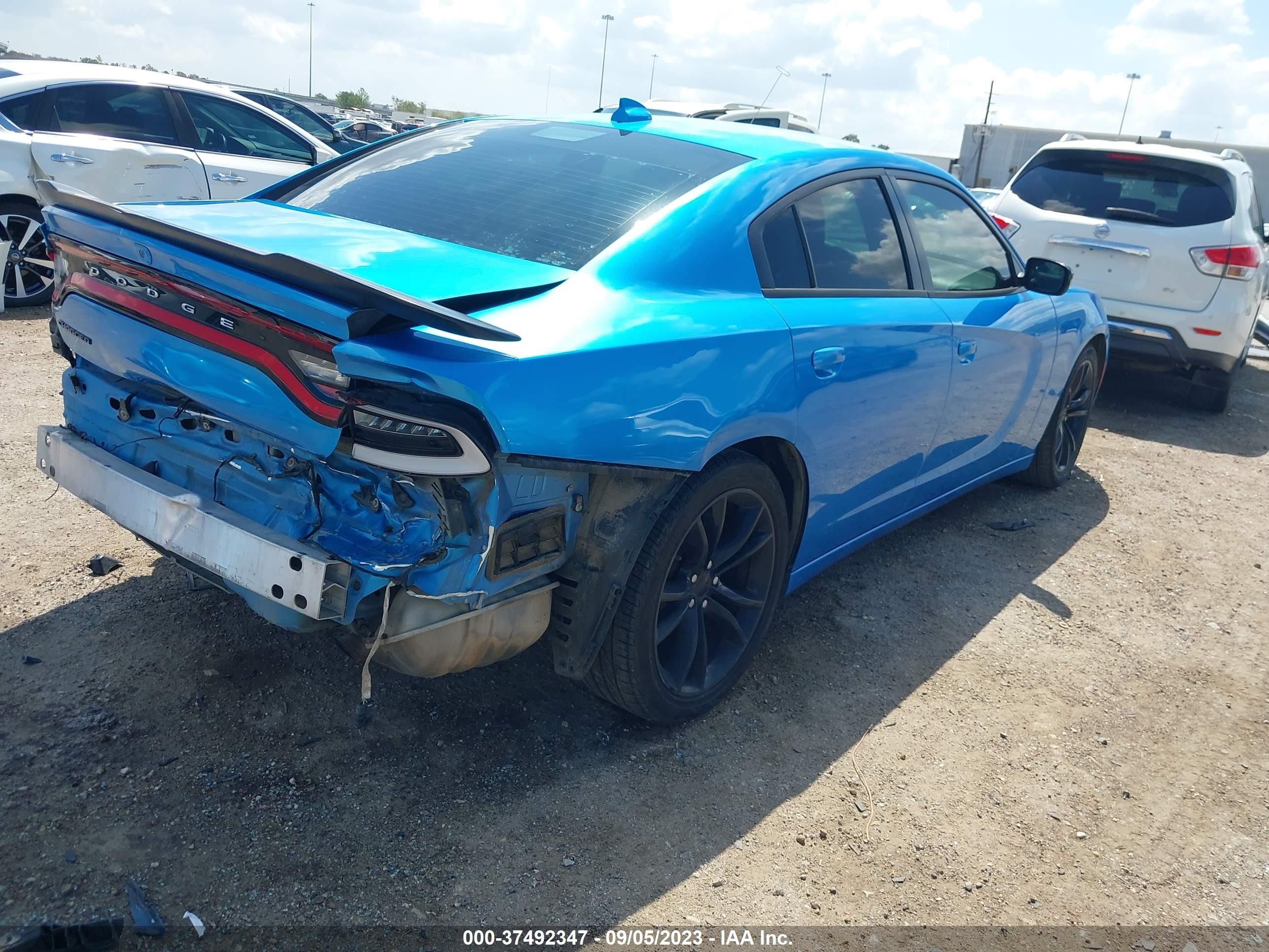 Photo 3 VIN: 2C3CDXHG3GH174456 - DODGE CHARGER 