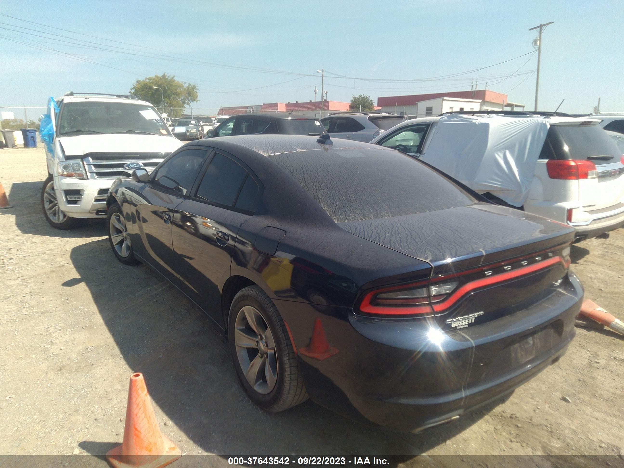 Photo 2 VIN: 2C3CDXHG3GH235188 - DODGE CHARGER 