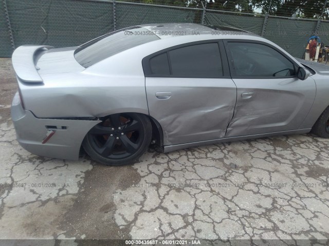 Photo 5 VIN: 2C3CDXHG4DH599857 - DODGE CHARGER 