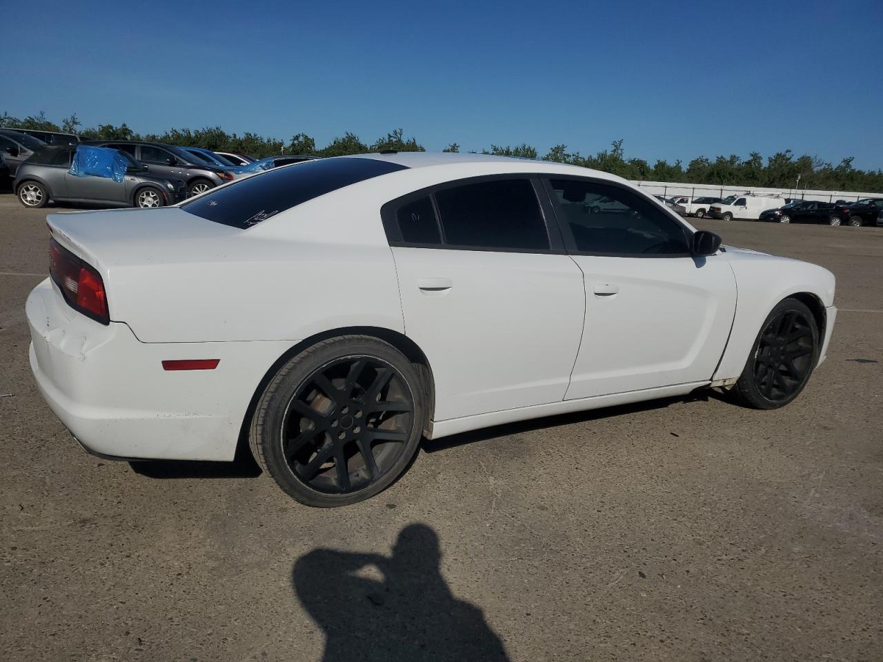 Photo 2 VIN: 2C3CDXHG4EH262560 - DODGE CHARGER 