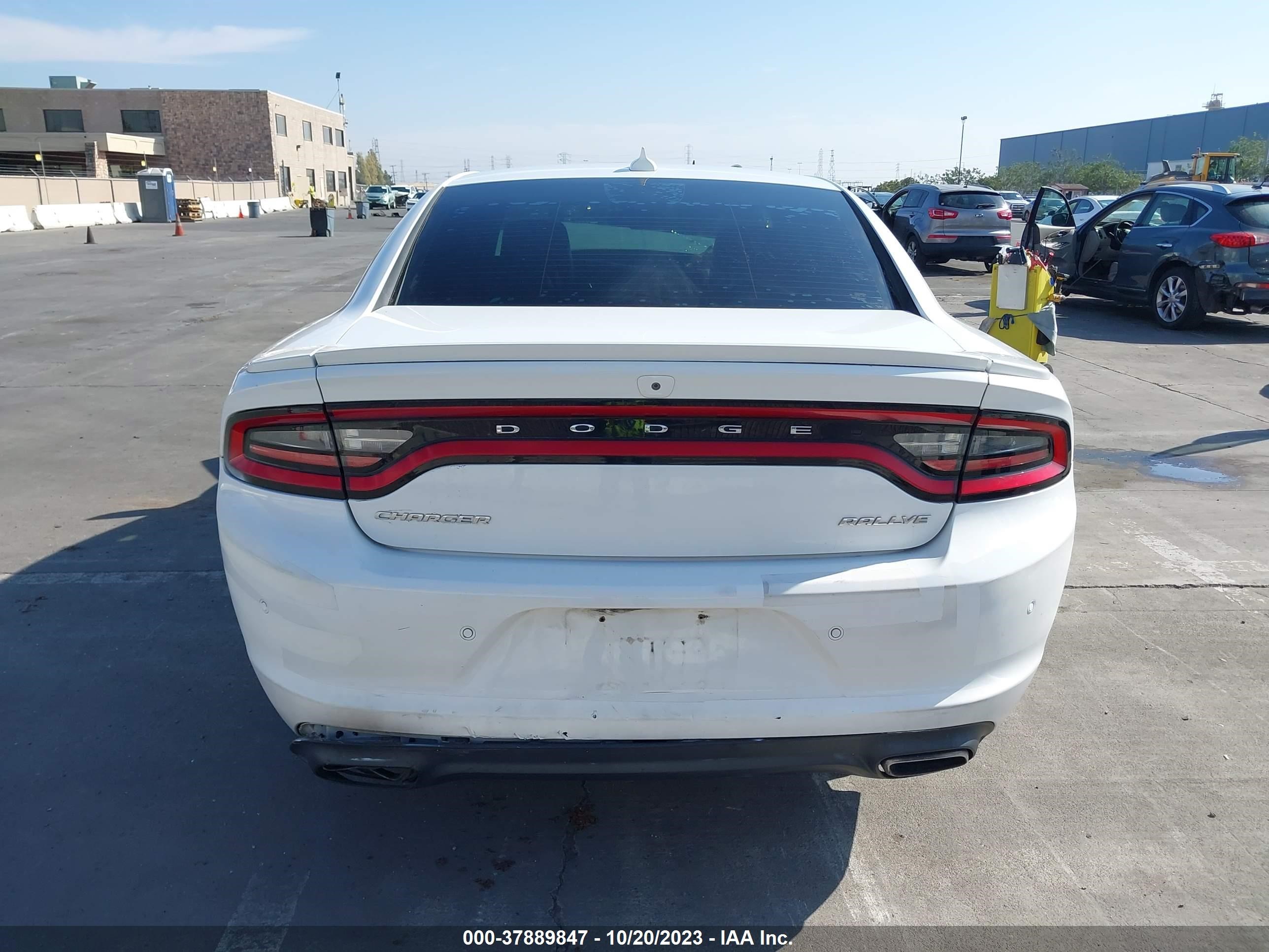 Photo 16 VIN: 2C3CDXHG4FH722446 - DODGE CHARGER 