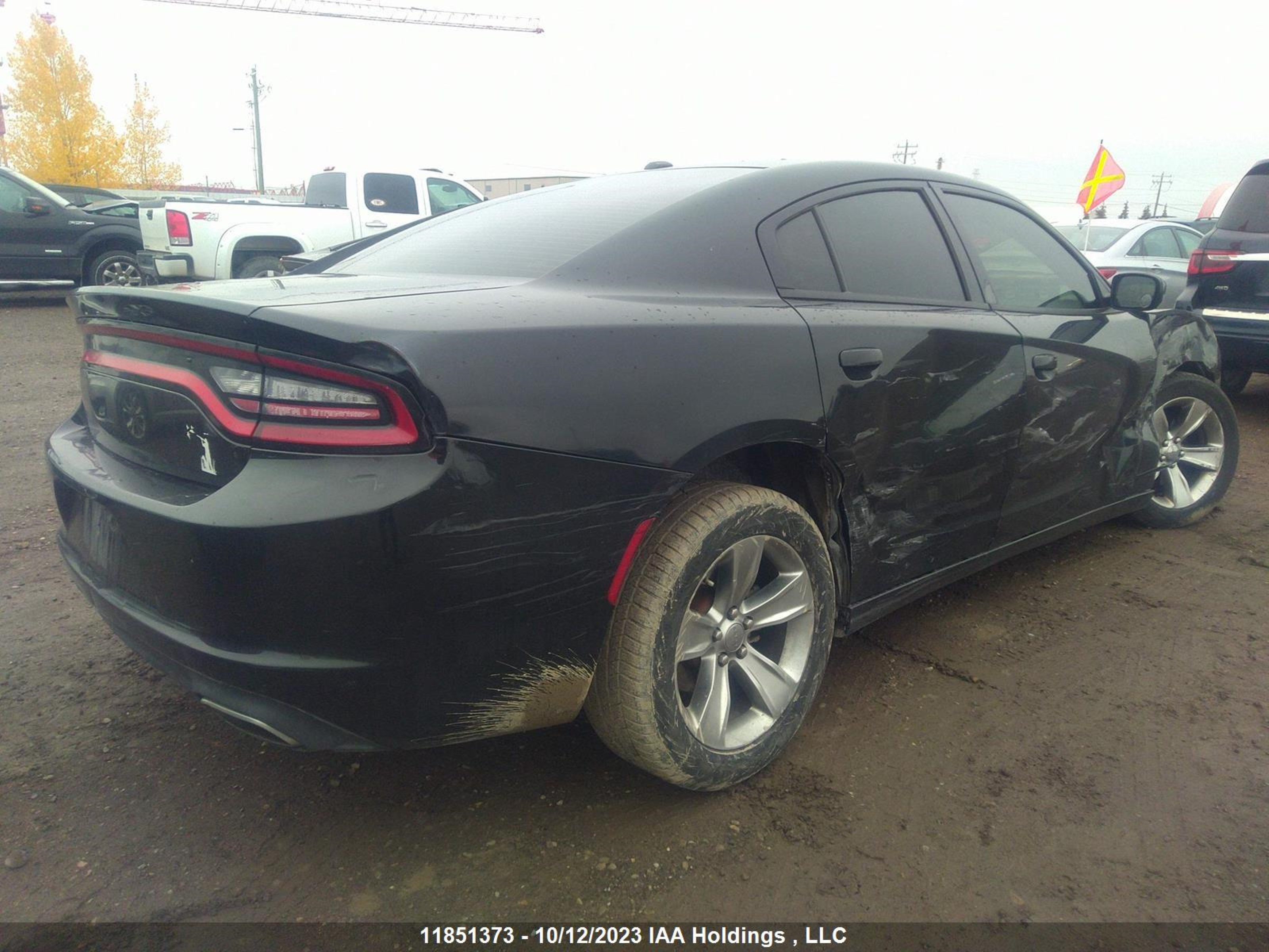 Photo 3 VIN: 2C3CDXHG4FH761800 - DODGE CHARGER 