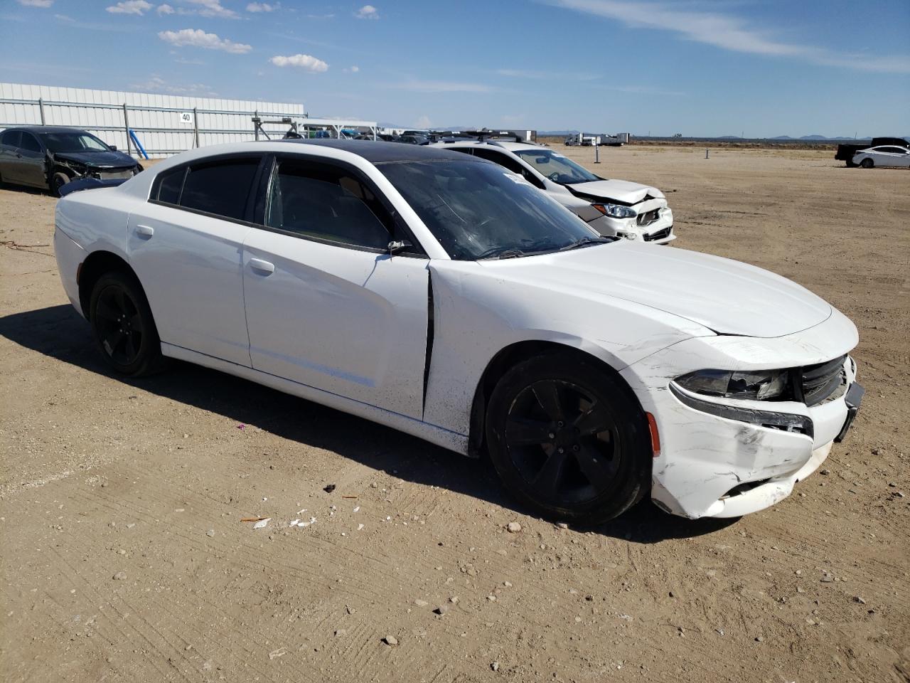 Photo 3 VIN: 2C3CDXHG4GH185823 - DODGE CHARGER 