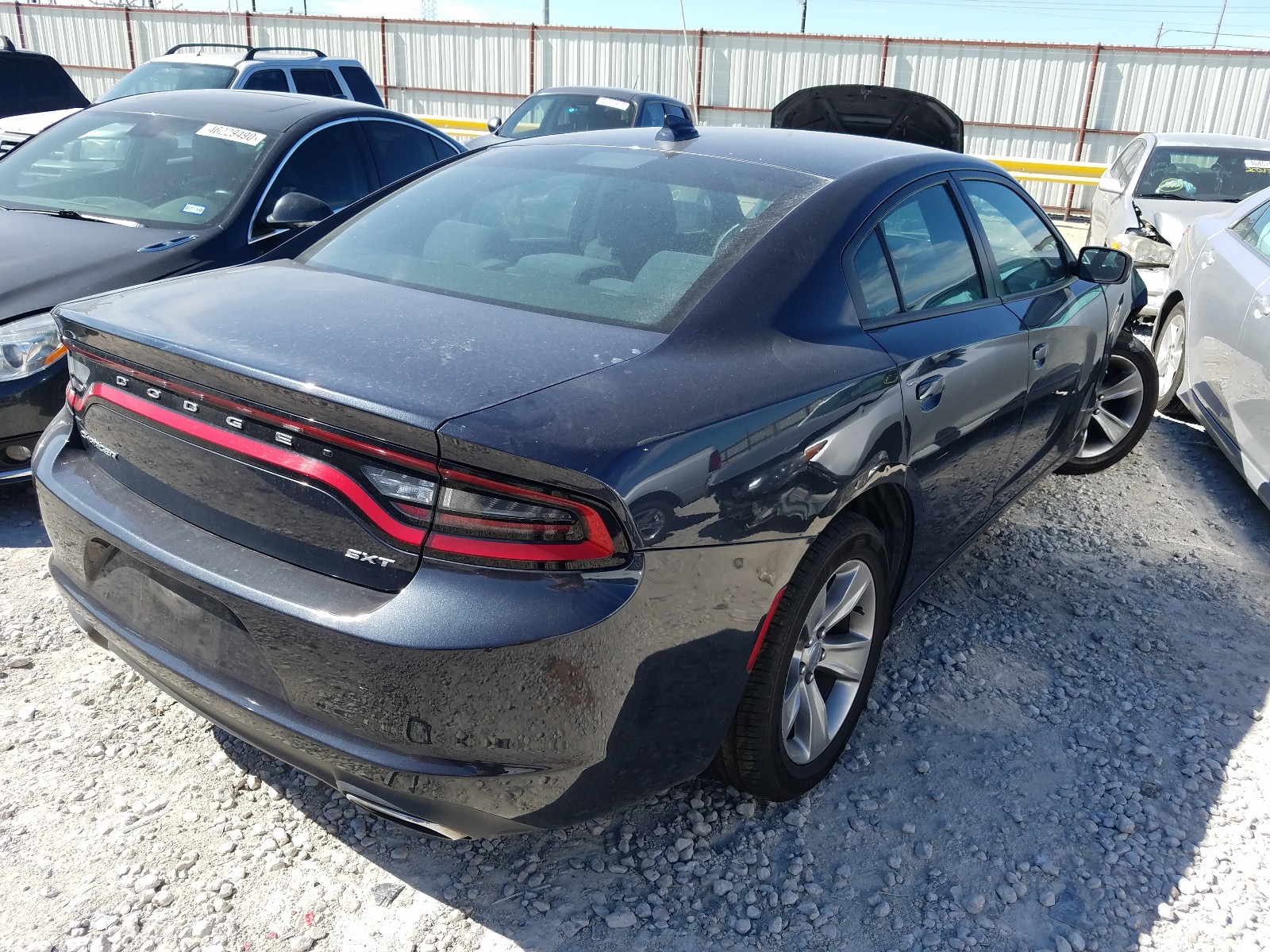 Photo 3 VIN: 2C3CDXHG5GH215640 - DODGE CHARGER SX 