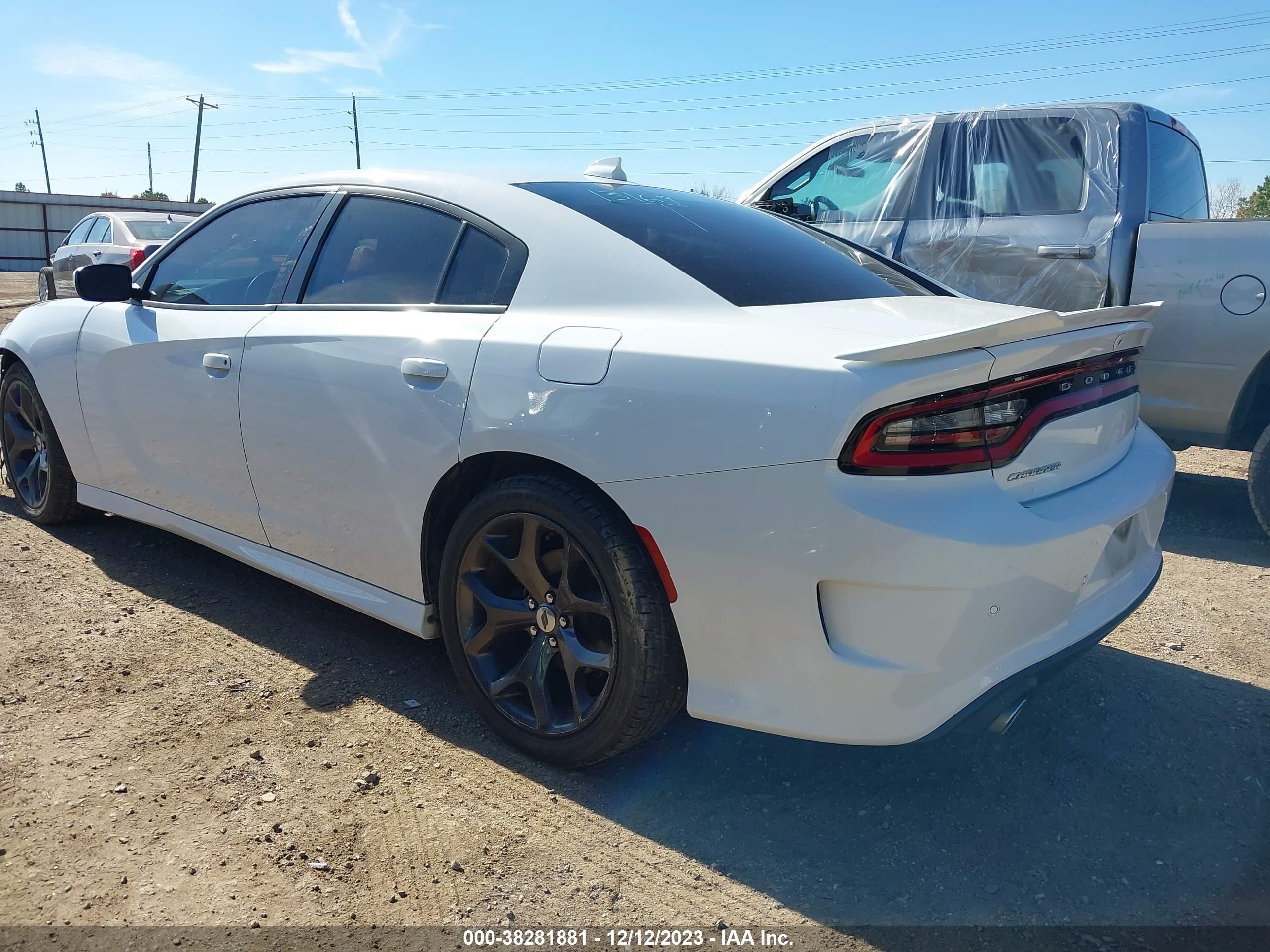 Photo 2 VIN: 2C3CDXHG5KH585057 - DODGE CHARGER 