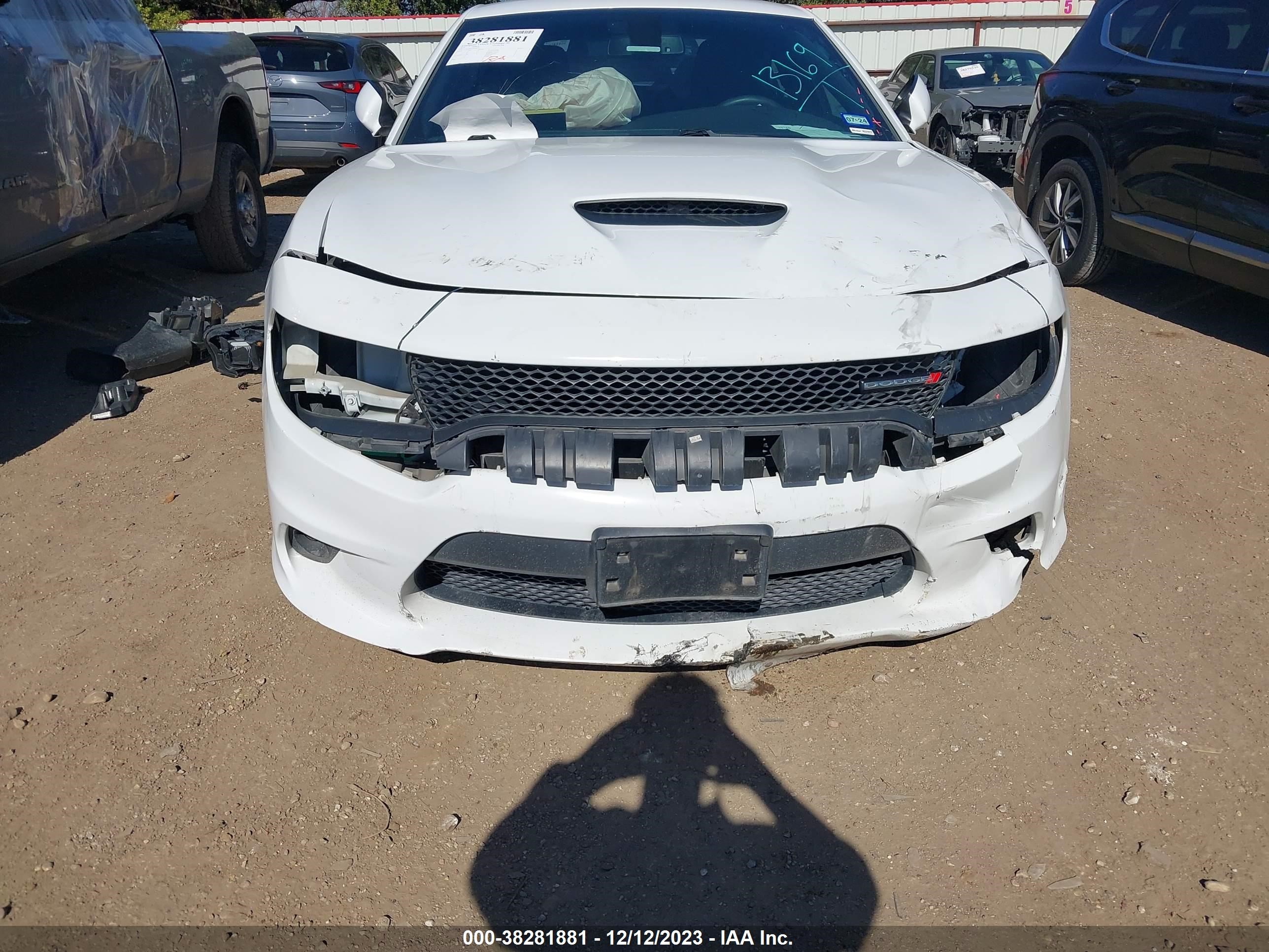 Photo 5 VIN: 2C3CDXHG5KH585057 - DODGE CHARGER 