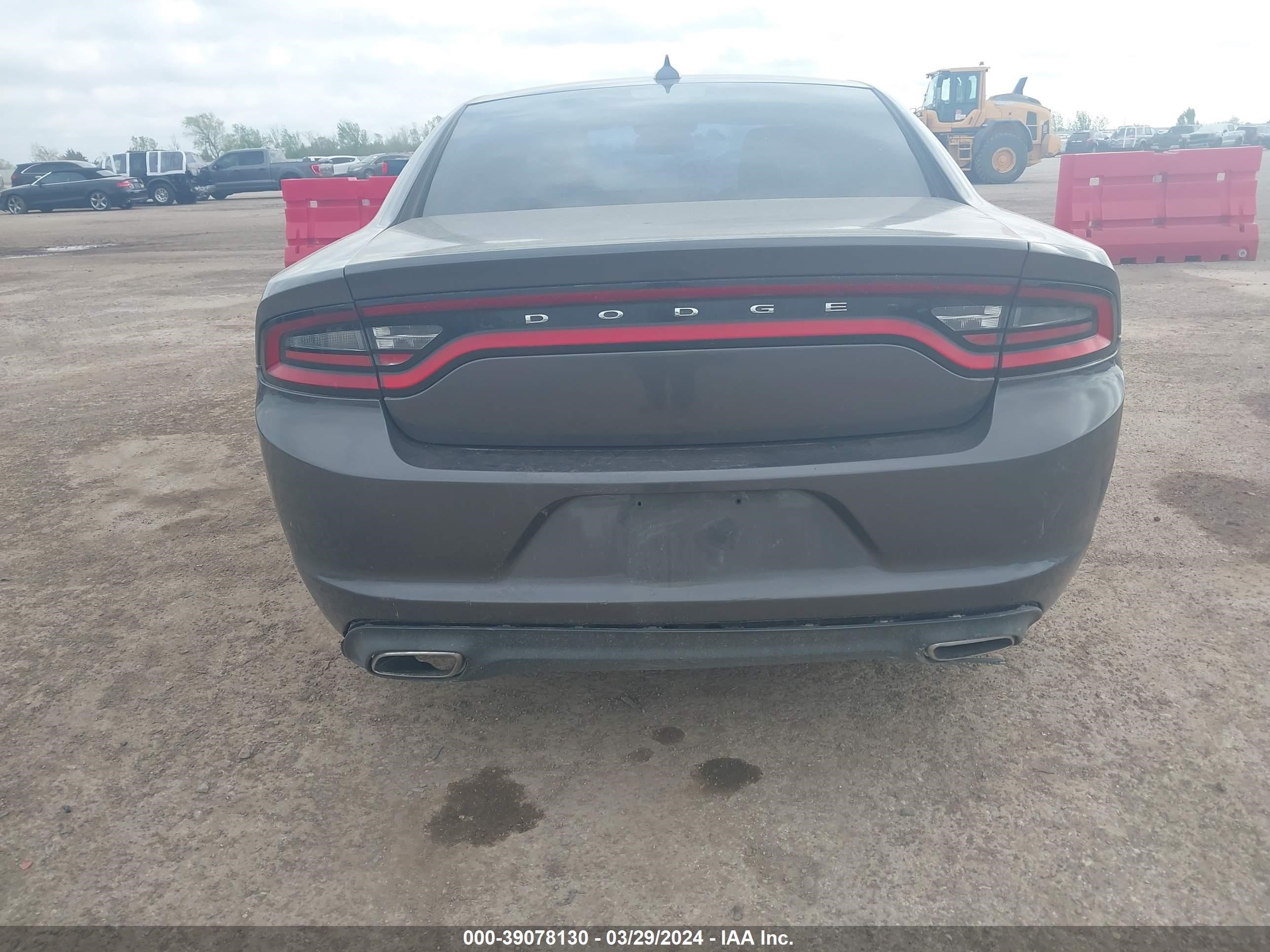 Photo 15 VIN: 2C3CDXHG6GH318050 - DODGE CHARGER 