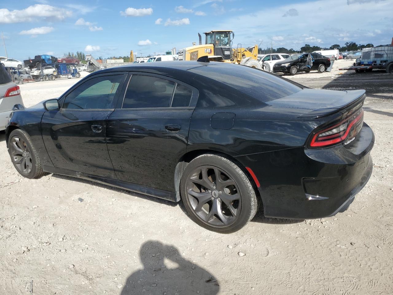 Photo 1 VIN: 2C3CDXHG6JH325569 - DODGE CHARGER 