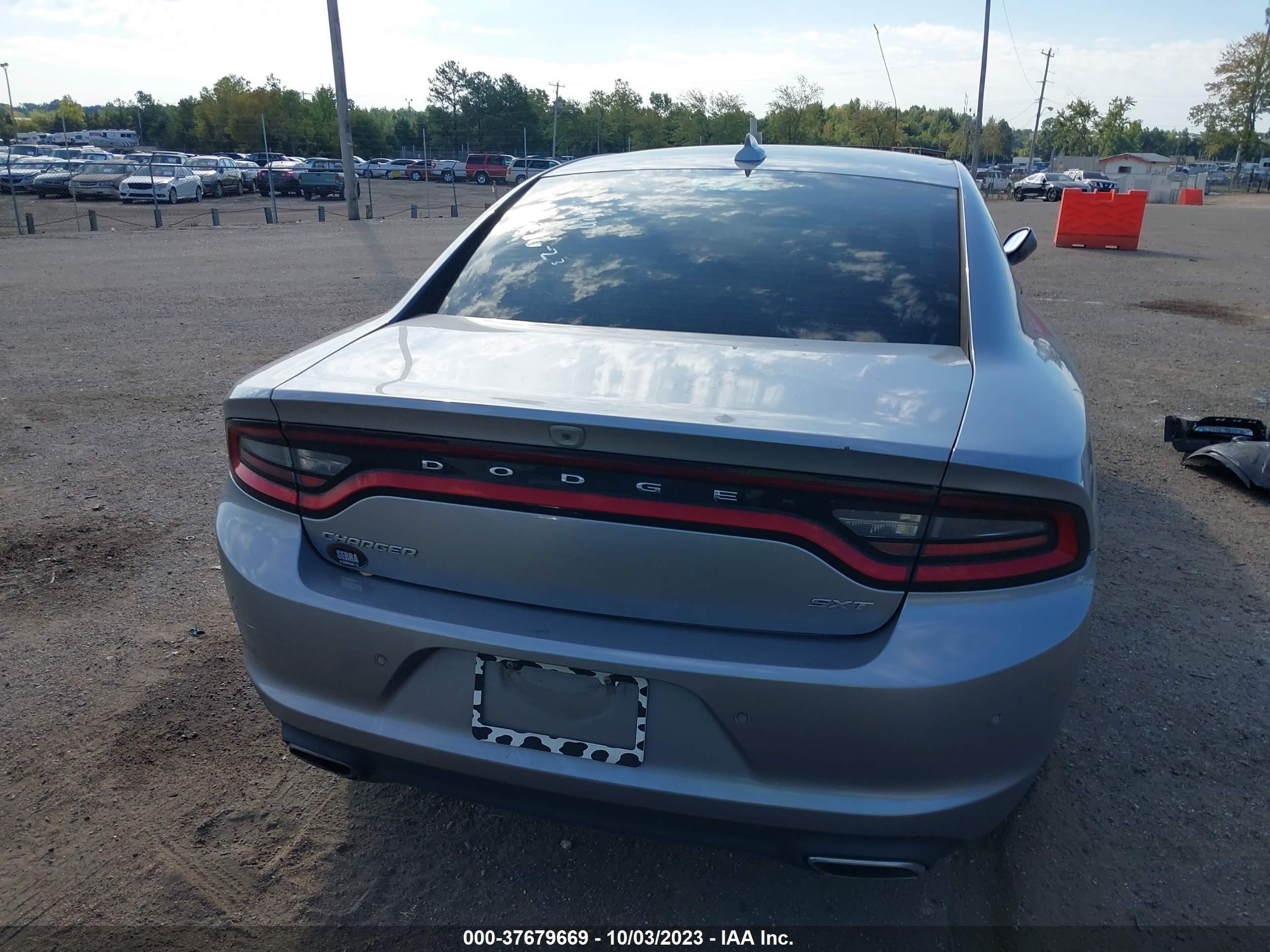 Photo 15 VIN: 2C3CDXHG7JH139099 - DODGE CHARGER 