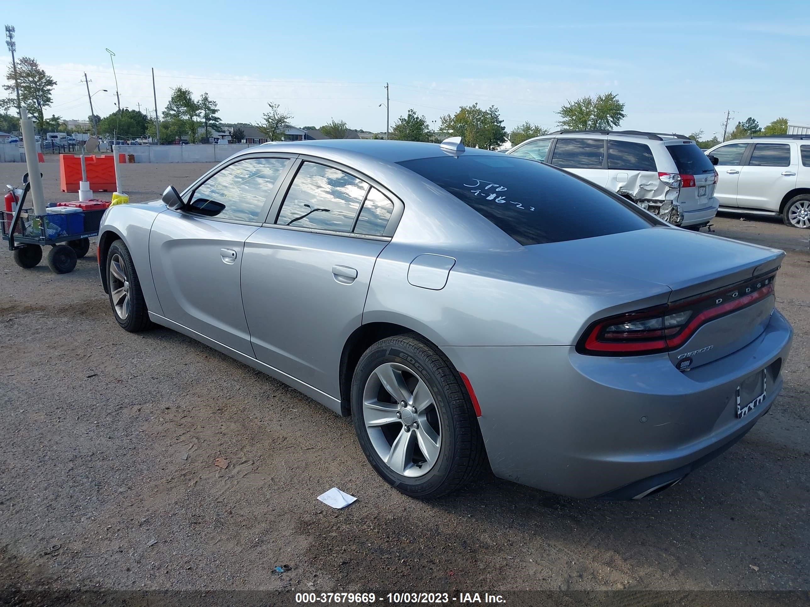 Photo 2 VIN: 2C3CDXHG7JH139099 - DODGE CHARGER 