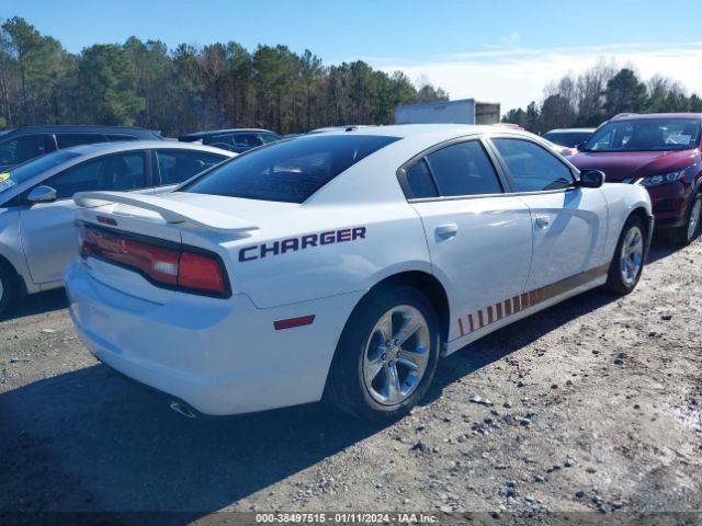 Photo 3 VIN: 2C3CDXHG8DH537247 - DODGE CHARGER 